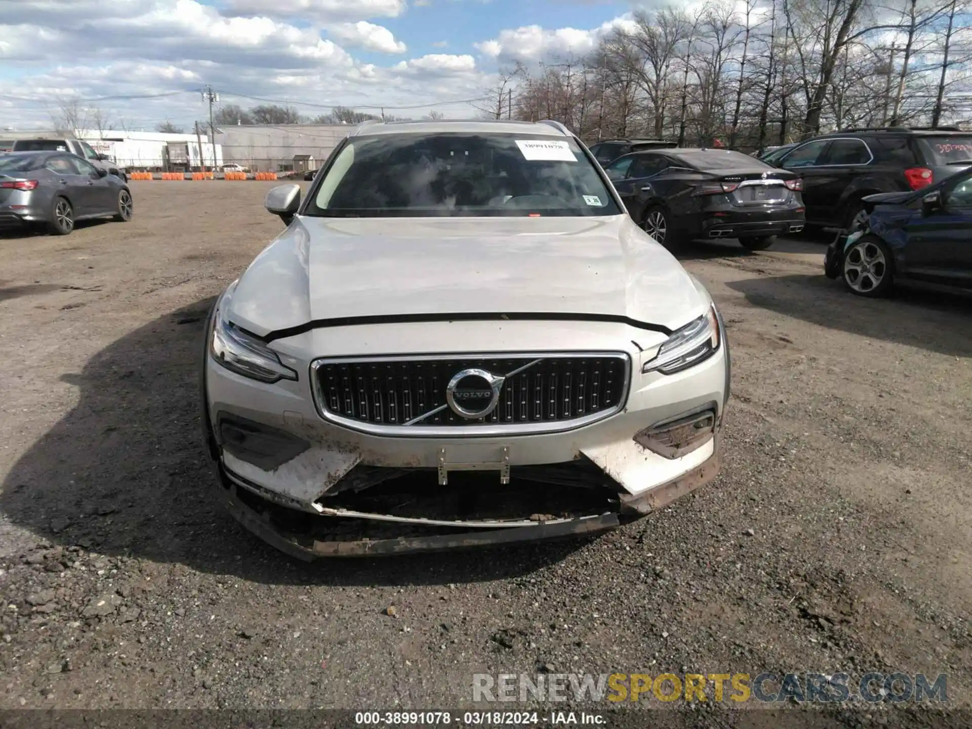 12 Photograph of a damaged car YV4102WK0M1072080 VOLVO V60 CROSS COUNTRY 2021