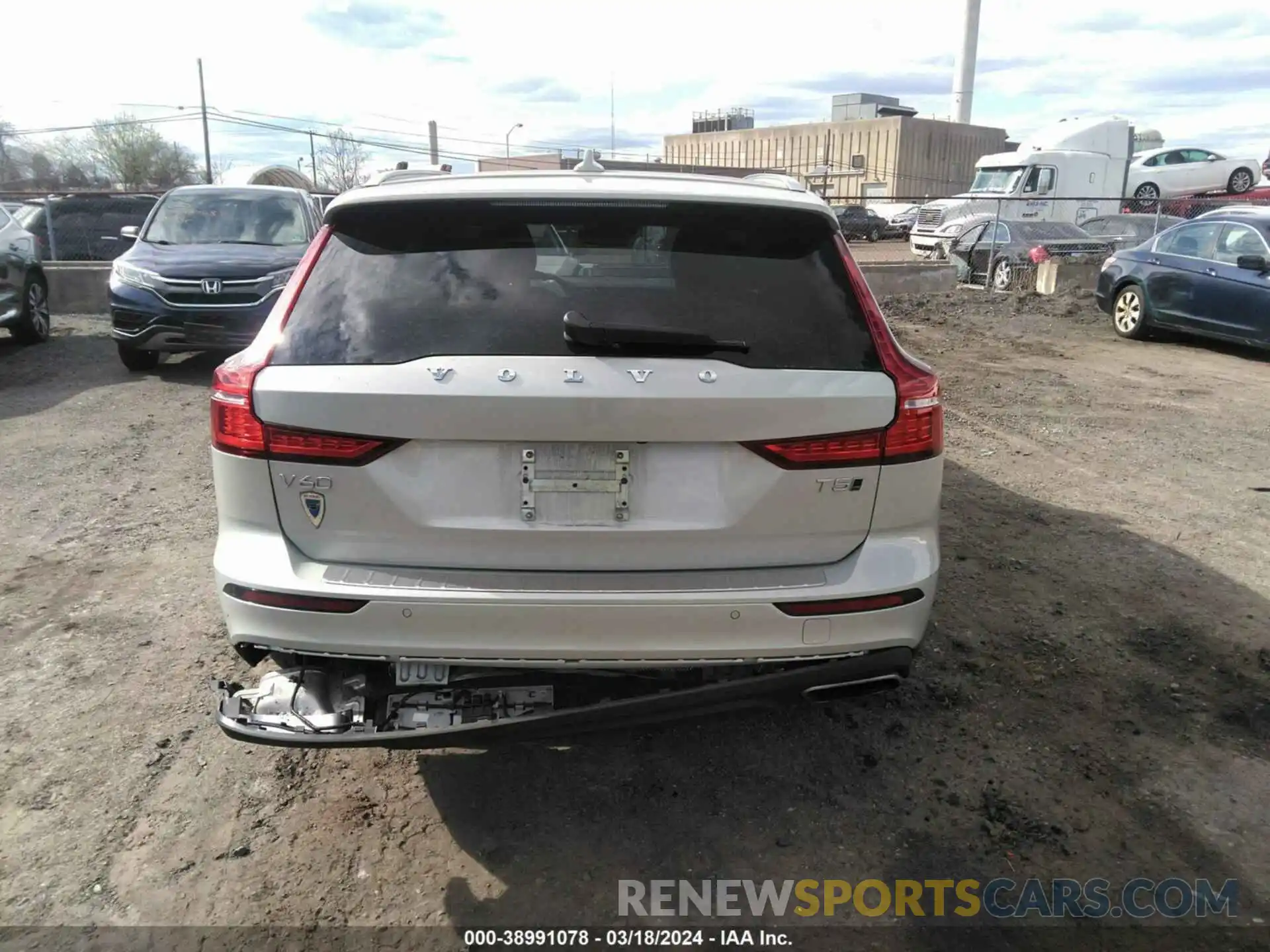 16 Photograph of a damaged car YV4102WK0M1072080 VOLVO V60 CROSS COUNTRY 2021