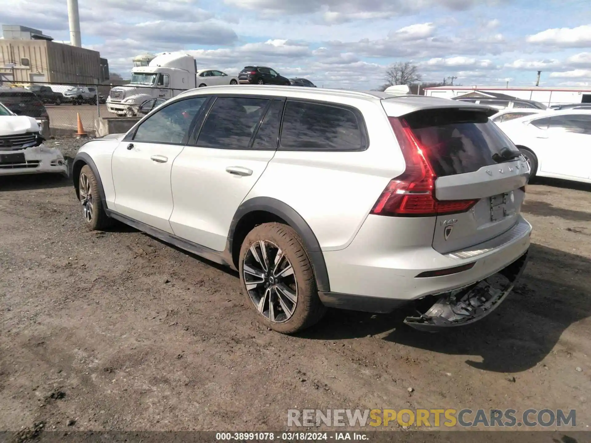 3 Photograph of a damaged car YV4102WK0M1072080 VOLVO V60 CROSS COUNTRY 2021