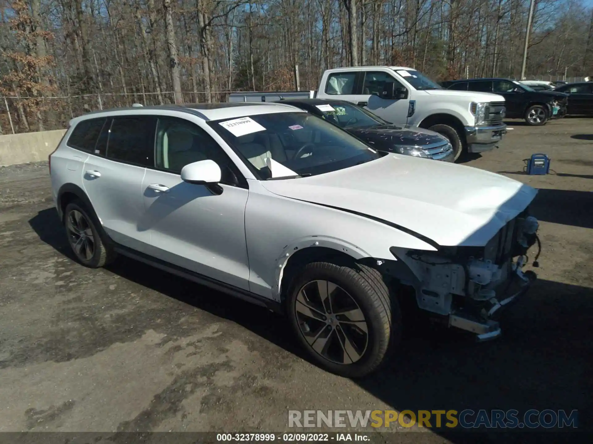 1 Photograph of a damaged car YV4102WK2M1077992 VOLVO V60 CROSS COUNTRY 2021