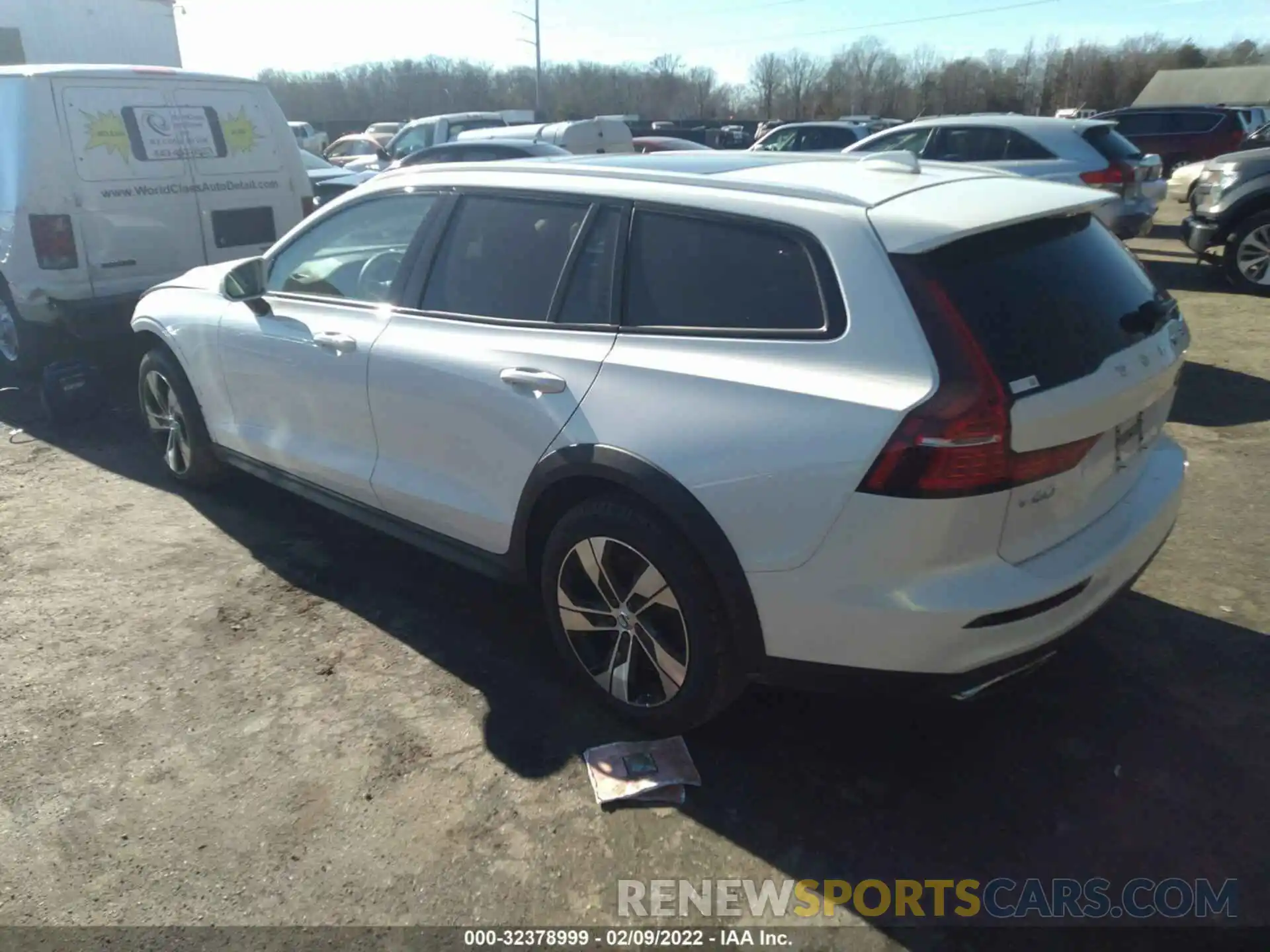 3 Photograph of a damaged car YV4102WK2M1077992 VOLVO V60 CROSS COUNTRY 2021