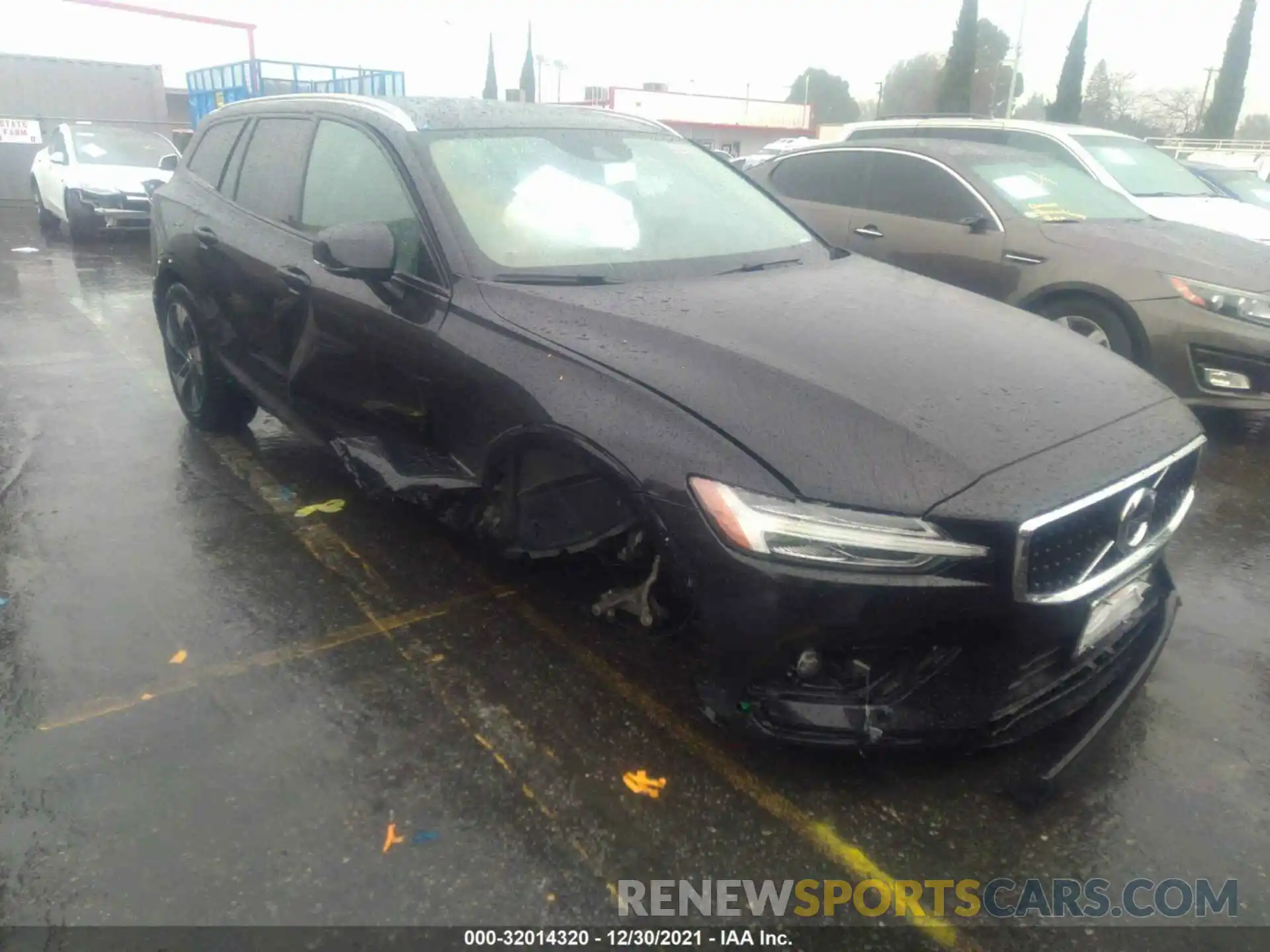 1 Photograph of a damaged car YV4102WK5M1077565 VOLVO V60 CROSS COUNTRY 2021