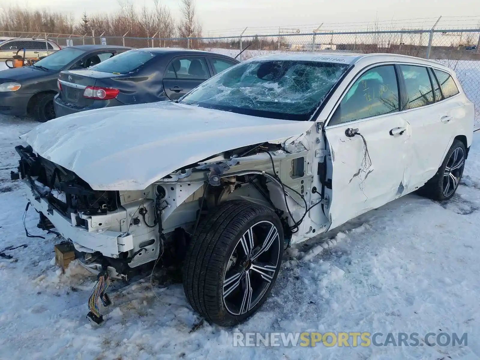 2 Фотография поврежденного автомобиля YV1A22SLXK1015582 VOLVO V60 T6 INS 2019