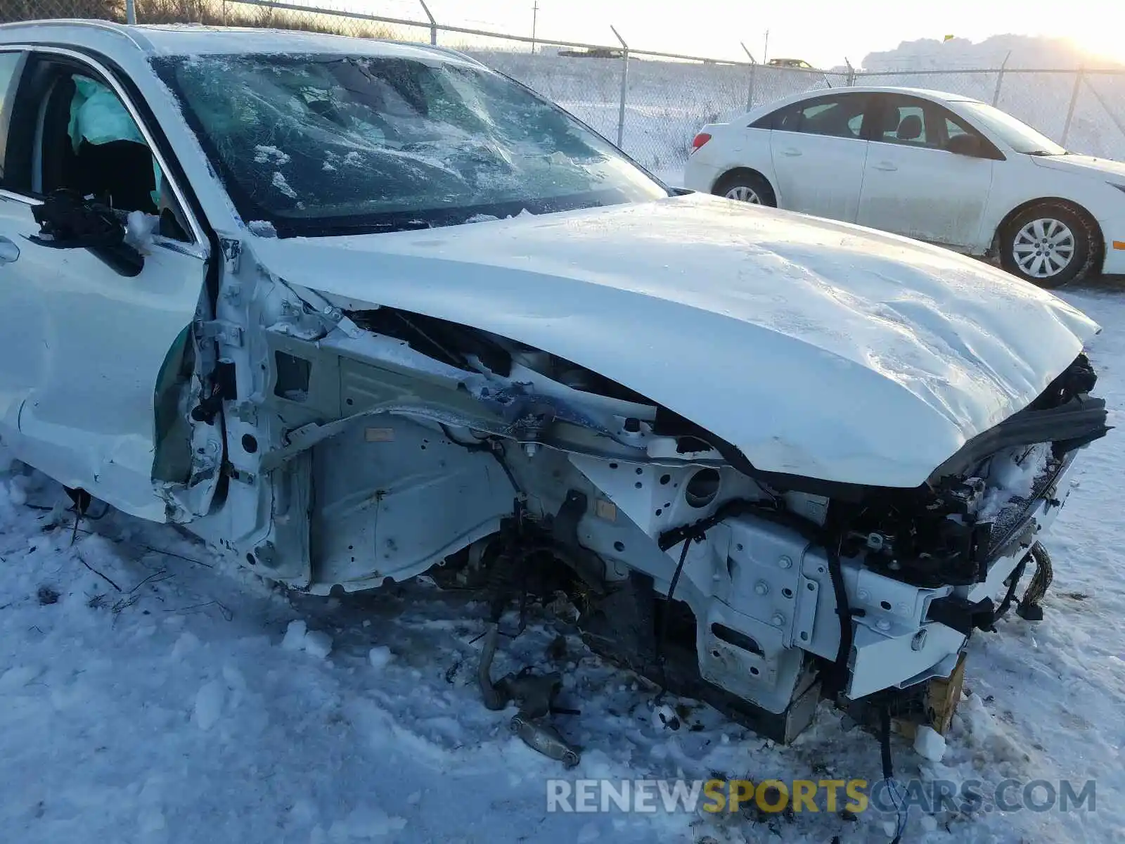 9 Photograph of a damaged car YV1A22SLXK1015582 VOLVO V60 T6 INS 2019