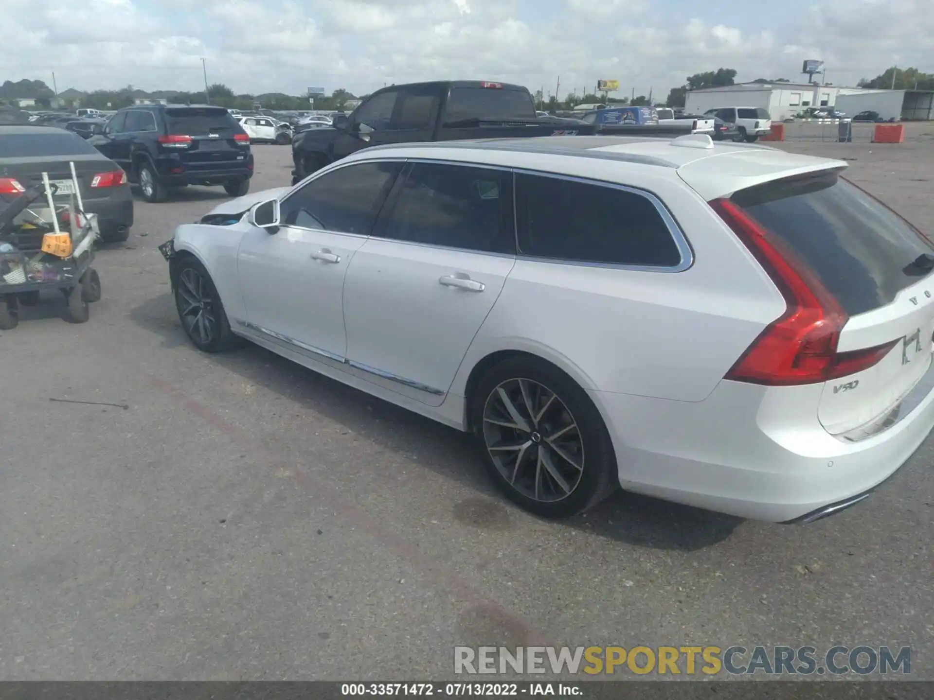 3 Photograph of a damaged car YV1102GL3K1084497 VOLVO V90 2019