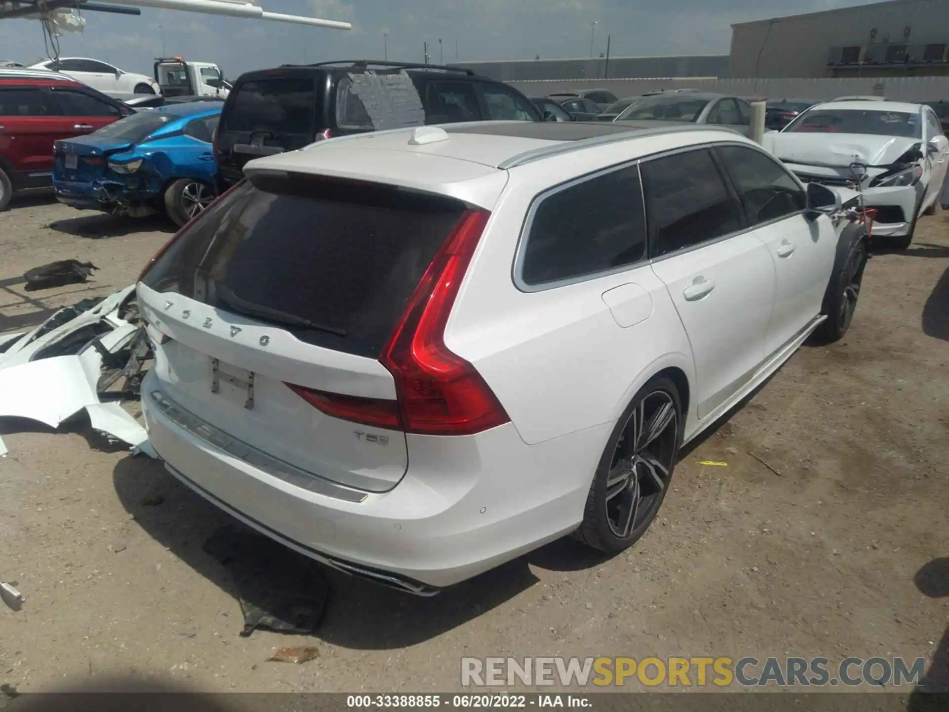 4 Photograph of a damaged car YV1102GM4K1085795 VOLVO V90 2019