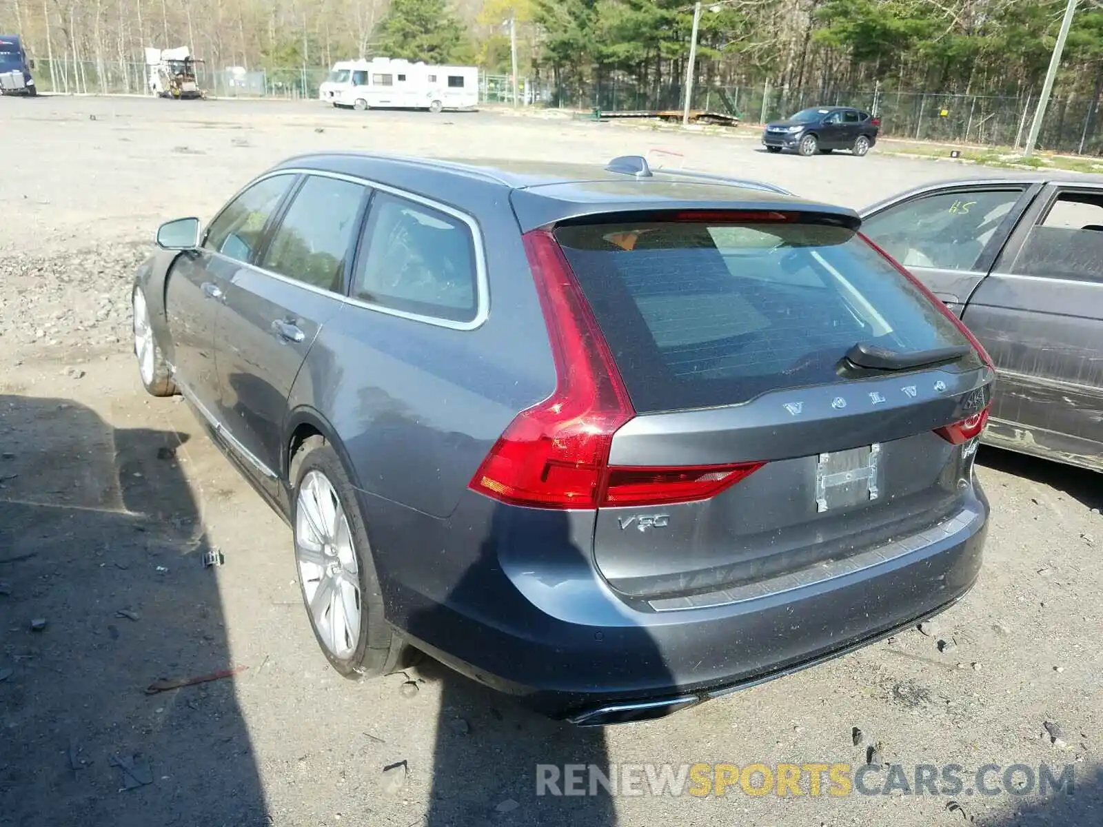 3 Photograph of a damaged car YV1A22VL5L1139918 VOLVO V90 2020