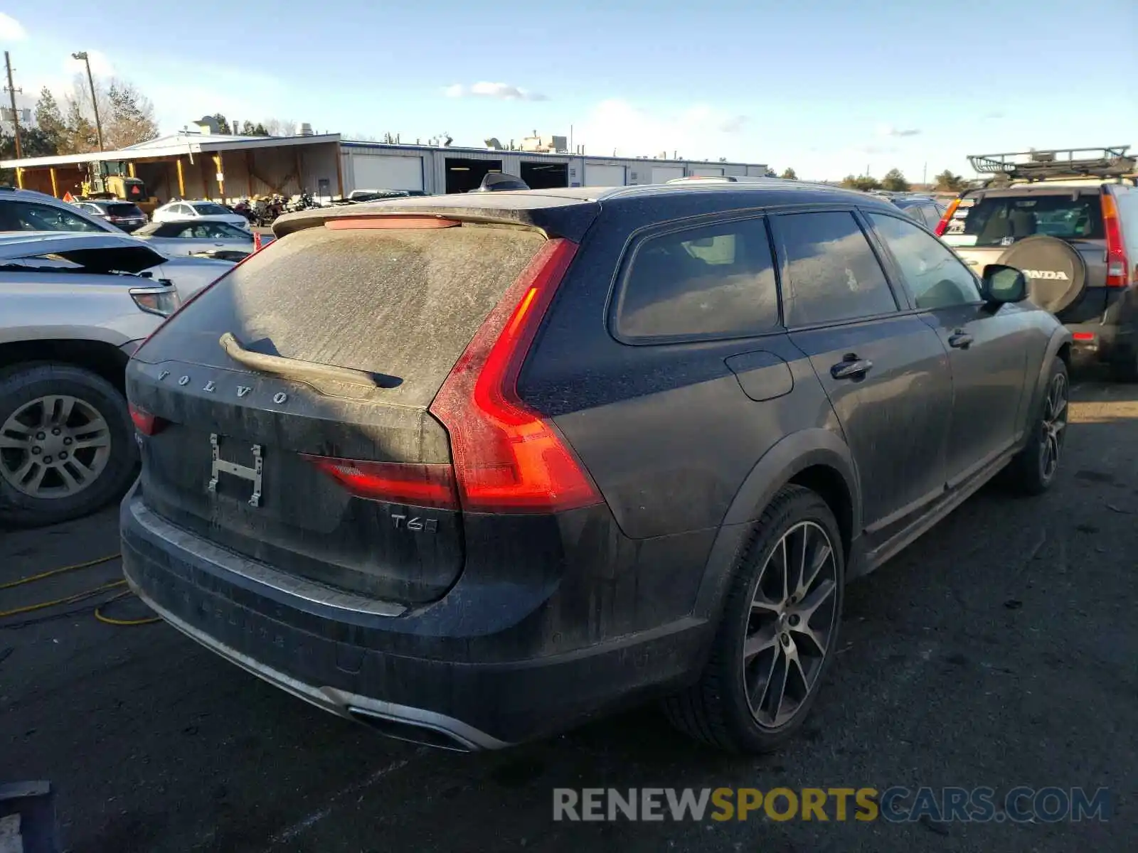 4 Photograph of a damaged car YV4A22NL2L1103753 VOLVO V90 2020