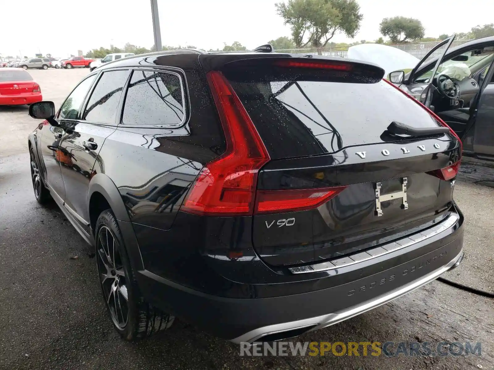 3 Photograph of a damaged car YV4A22NL4L1112759 VOLVO V90 2020