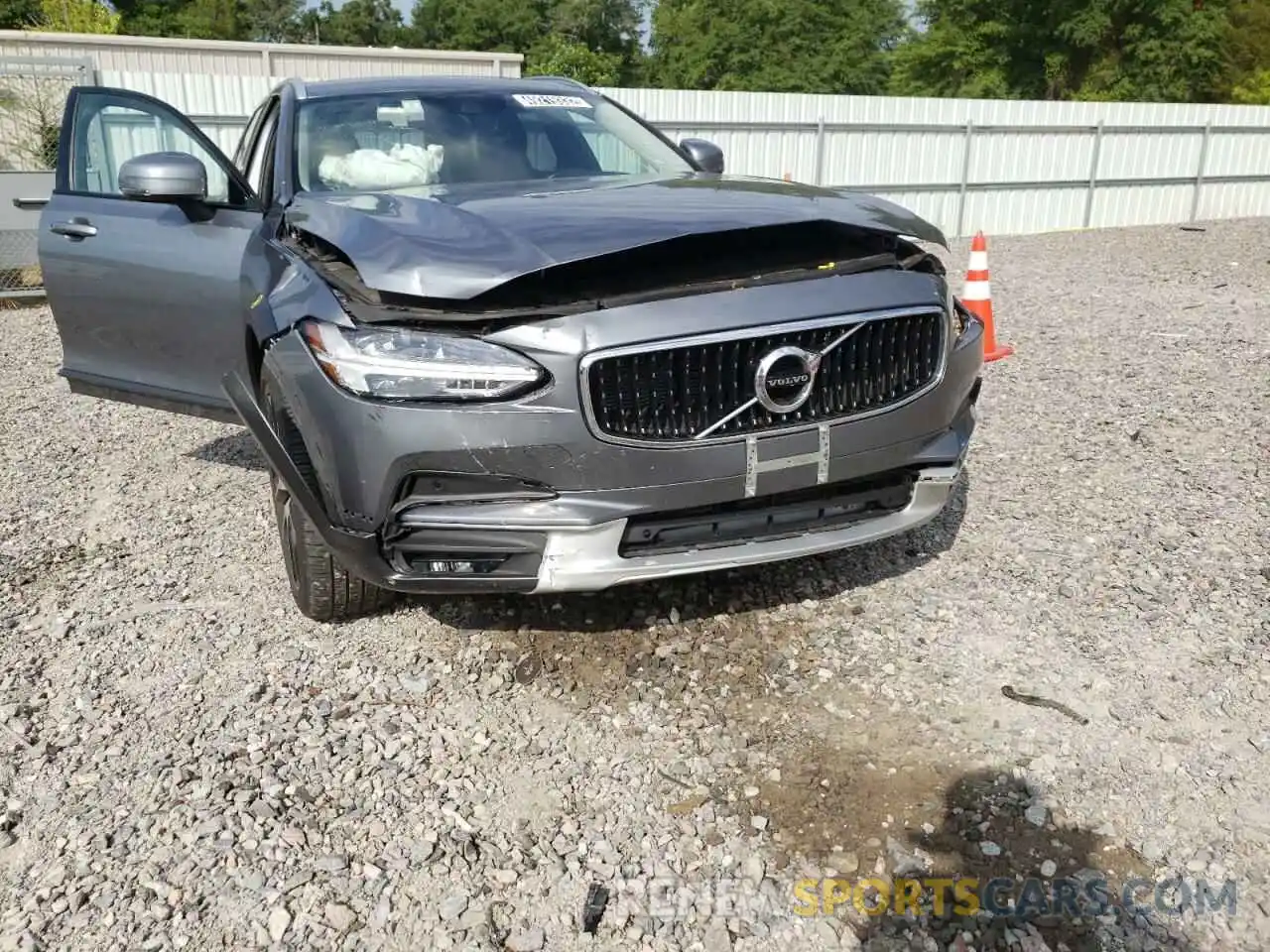 9 Photograph of a damaged car YV4A22NL4L1115256 VOLVO V90 2020