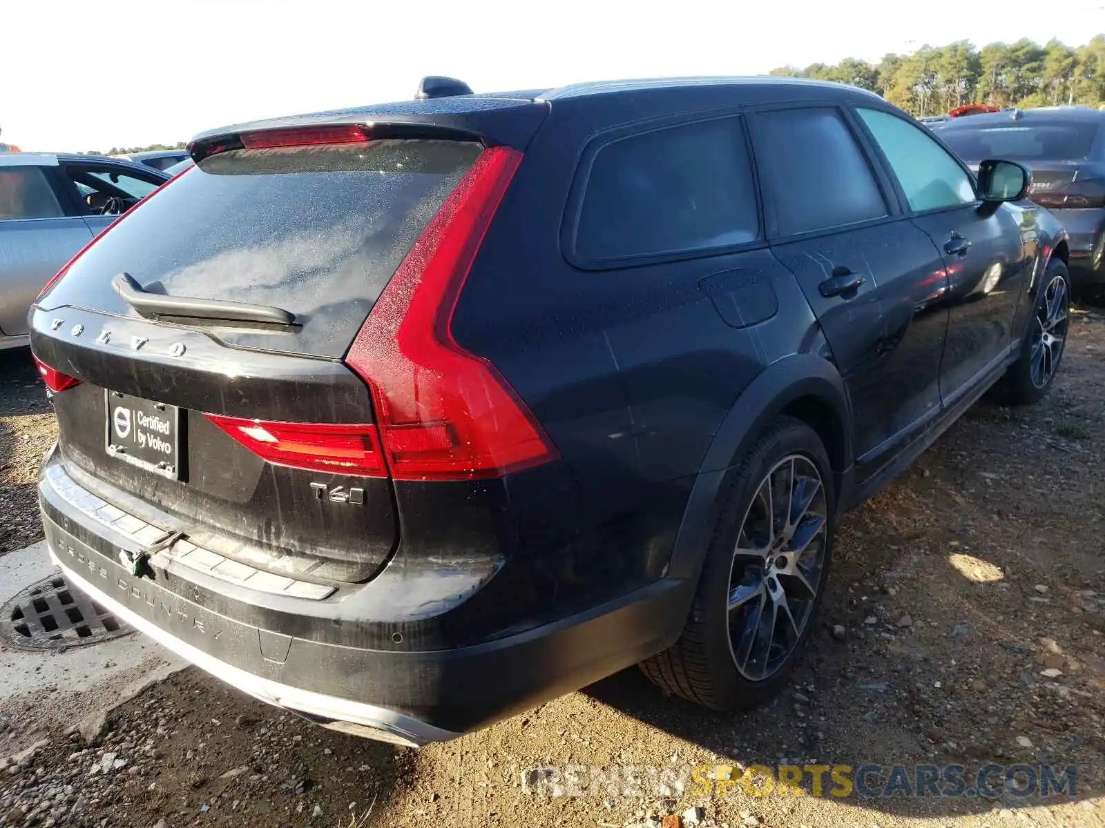 4 Photograph of a damaged car YV4A22NL6L1113220 VOLVO V90 2020