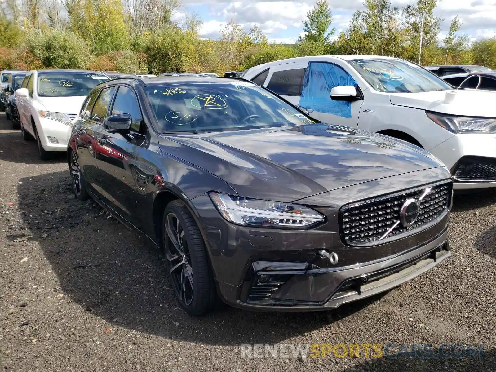 1 Photograph of a damaged car YV1A22VM2M1162261 VOLVO V90 2021