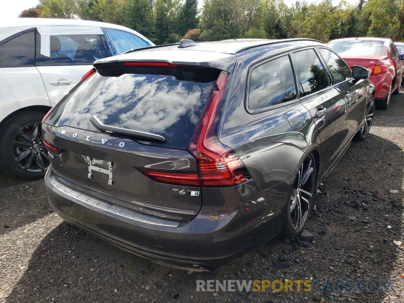 4 Photograph of a damaged car YV1A22VM2M1162261 VOLVO V90 2021