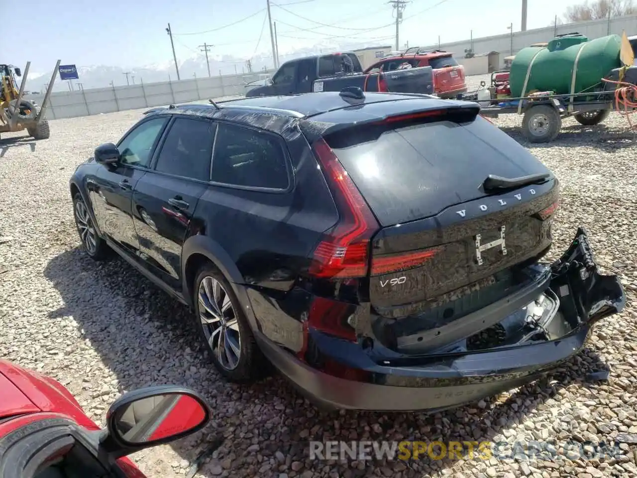 3 Photograph of a damaged car YV4A22NLXM1134377 VOLVO V90 2021