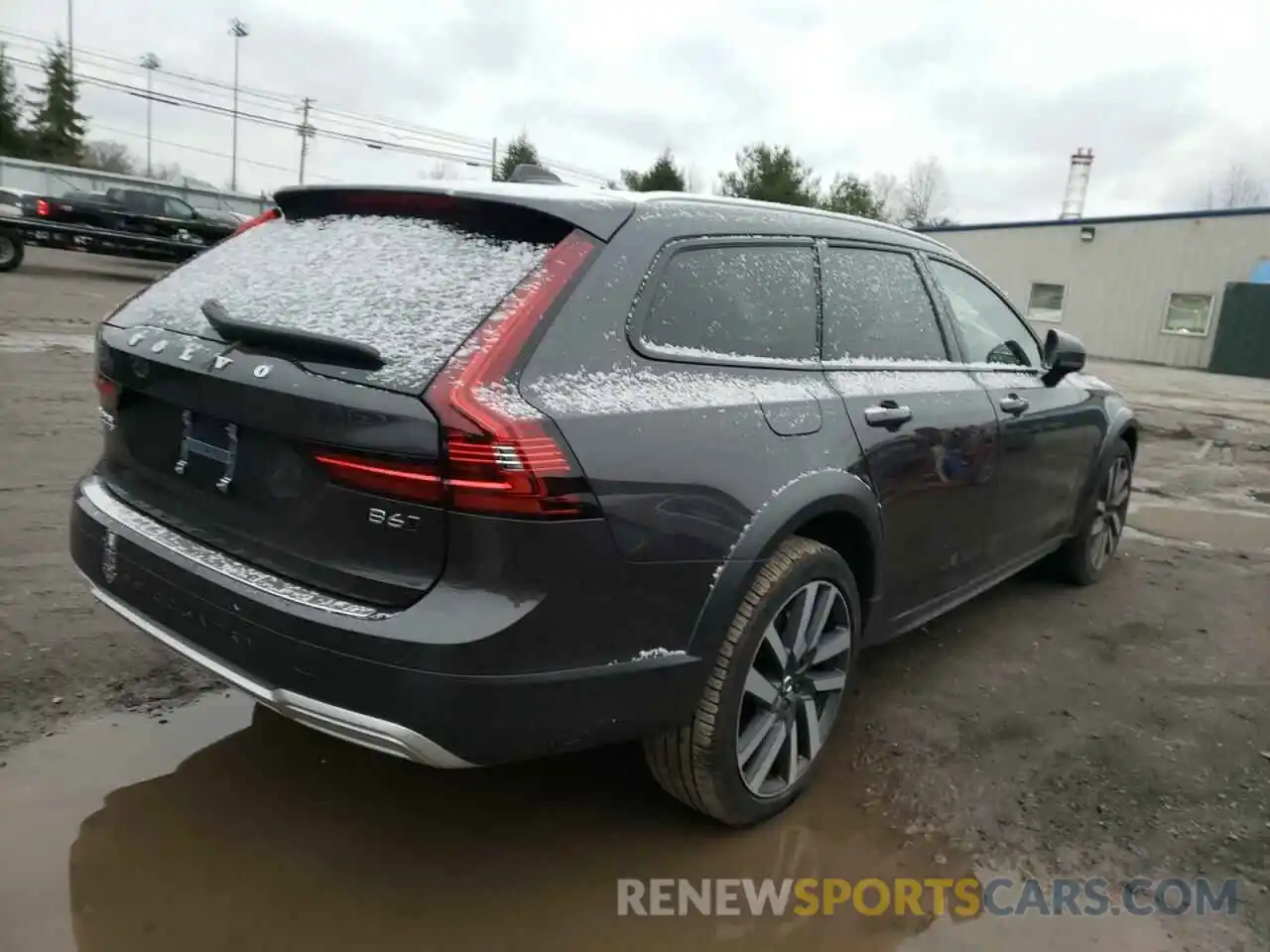 4 Photograph of a damaged car YV4062NL7N1144544 VOLVO V90 2022