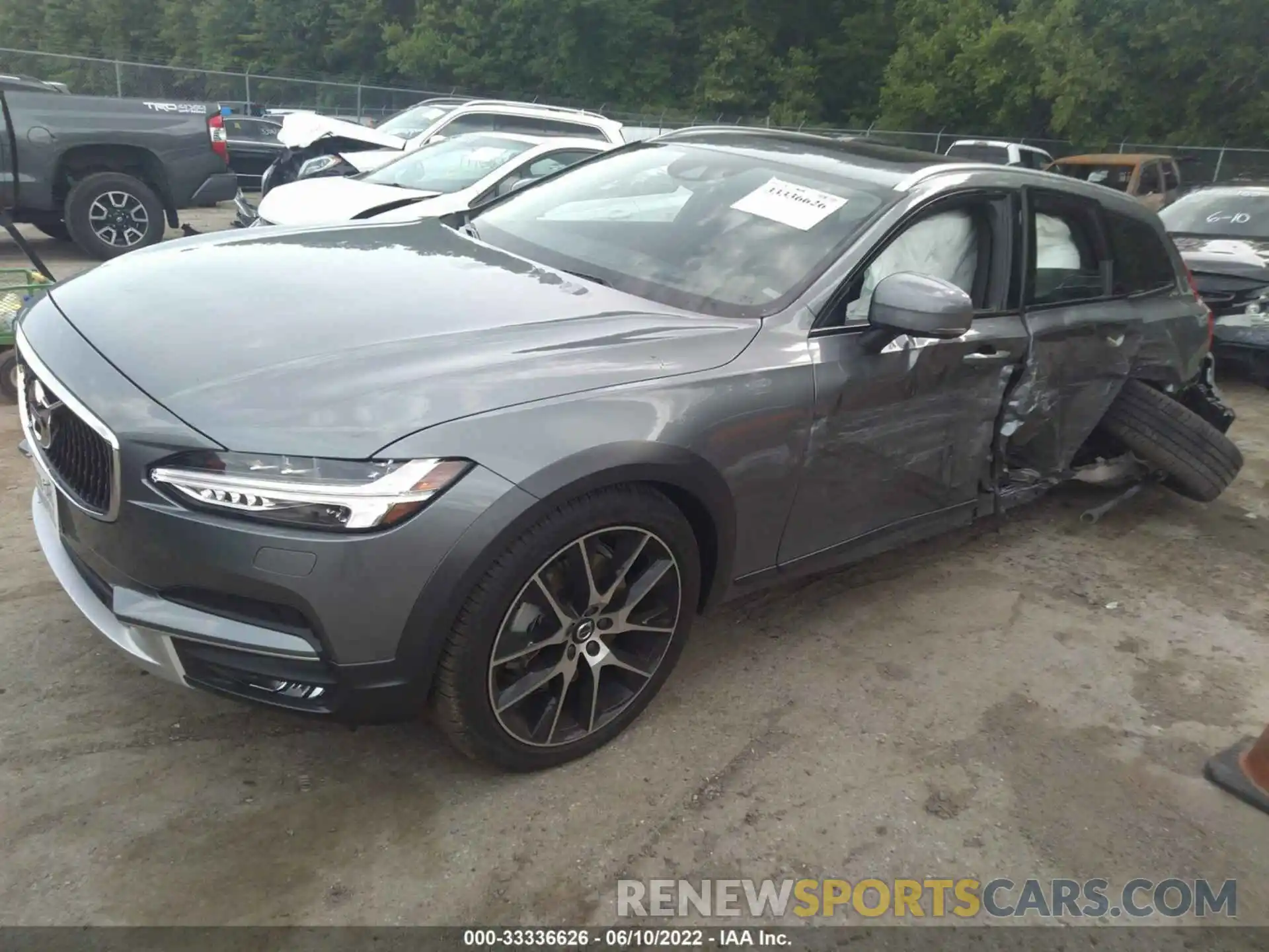 2 Photograph of a damaged car YV4A22NL2L1113408 VOLVO V90 CROSS COUNTRY 2020