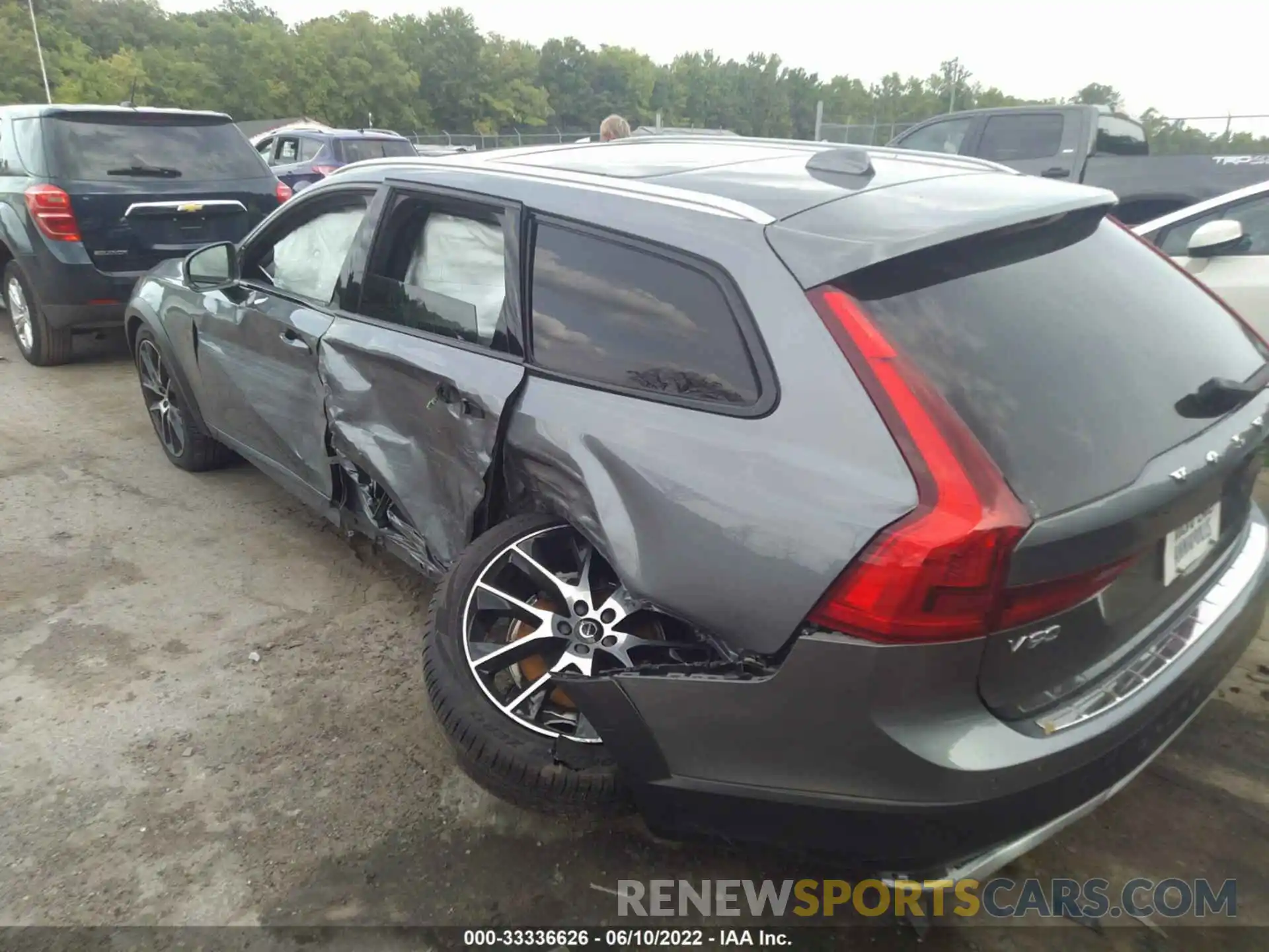 3 Photograph of a damaged car YV4A22NL2L1113408 VOLVO V90 CROSS COUNTRY 2020