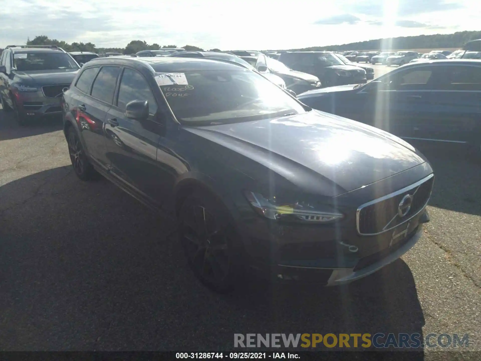 1 Photograph of a damaged car YV4A22NLXL1102284 VOLVO V90 CROSS COUNTRY 2020