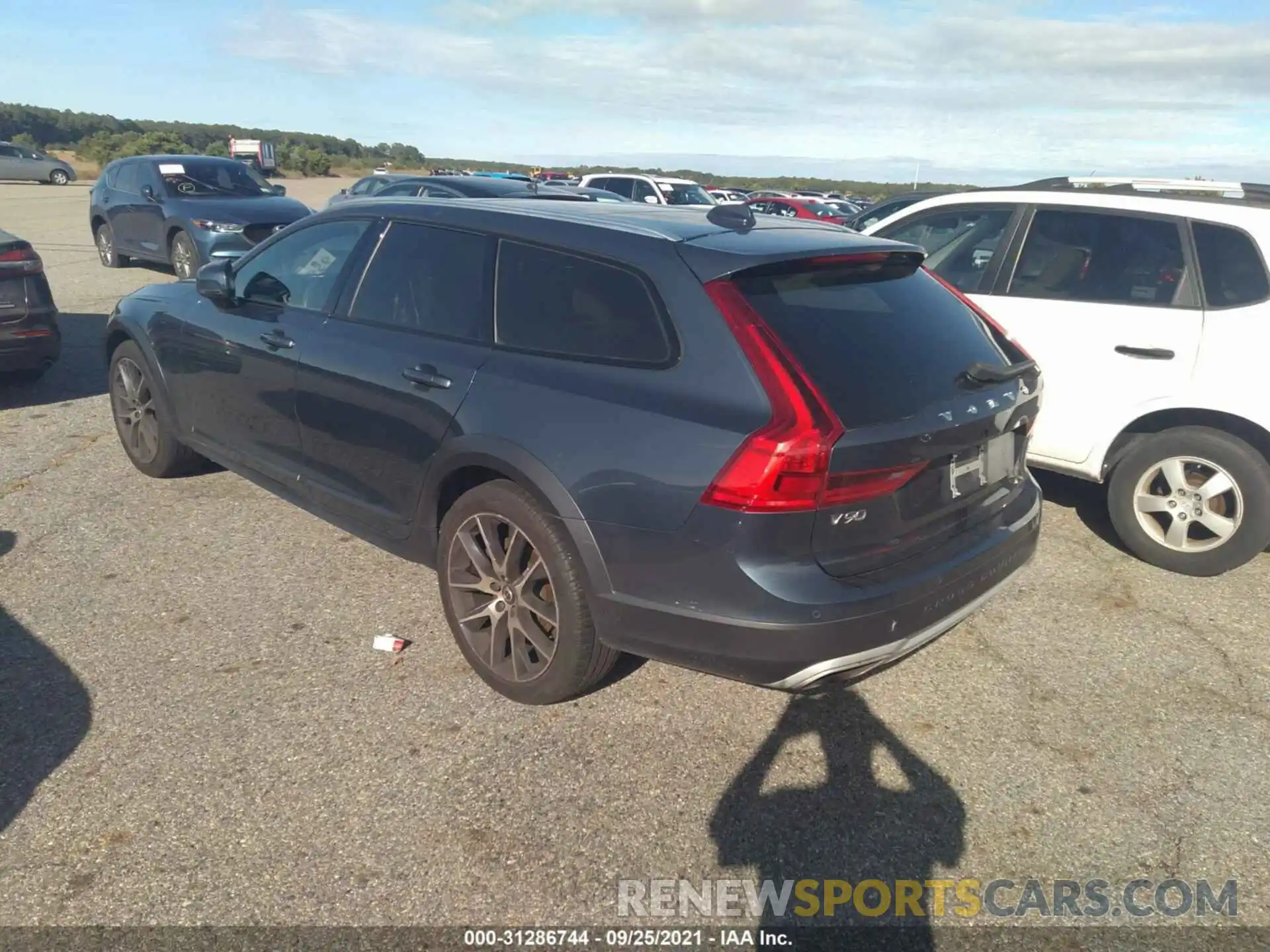 3 Photograph of a damaged car YV4A22NLXL1102284 VOLVO V90 CROSS COUNTRY 2020