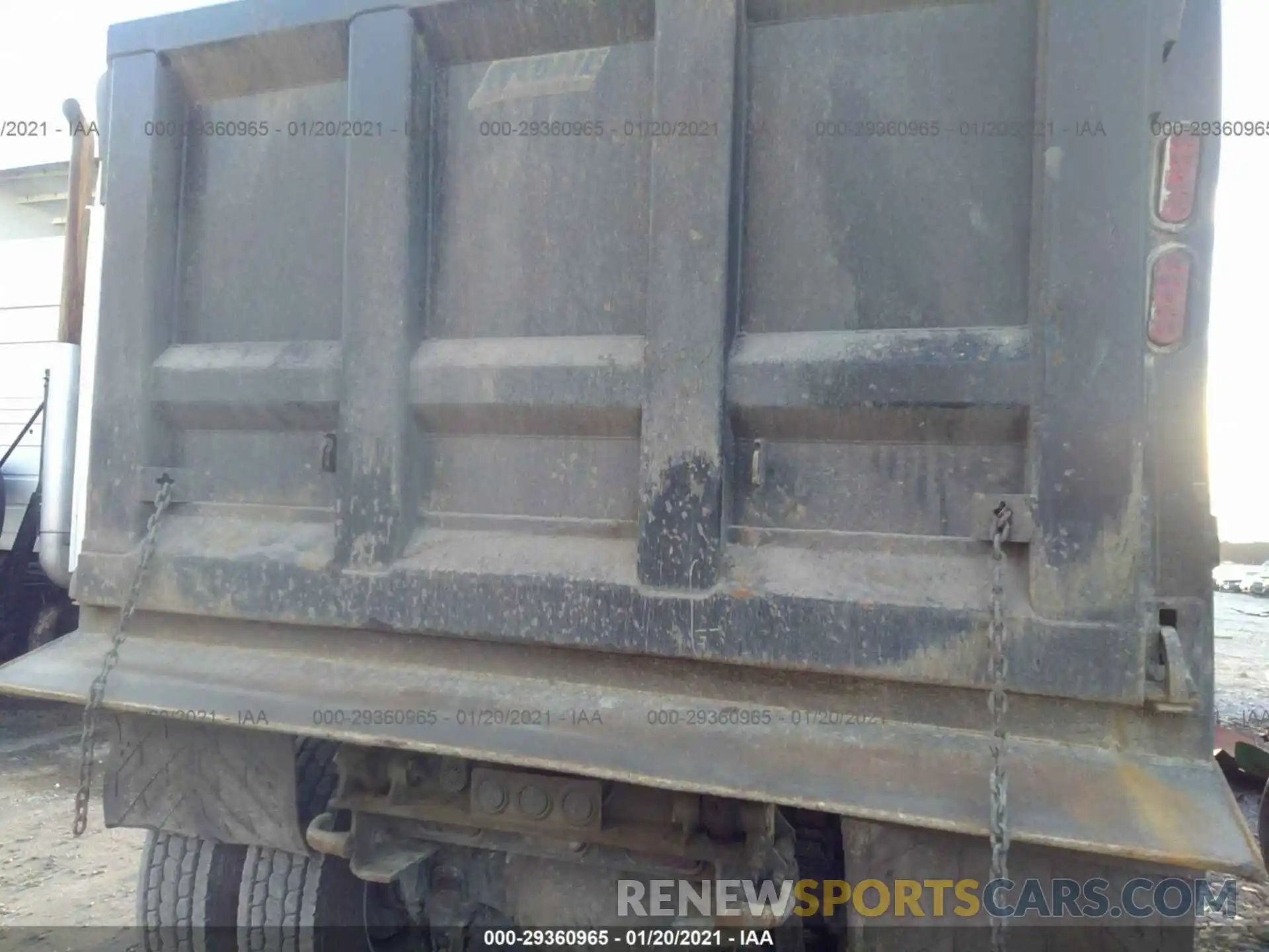 8 Photograph of a damaged car 4V5KG9DH0LN250323 VOLVO VHD 2020