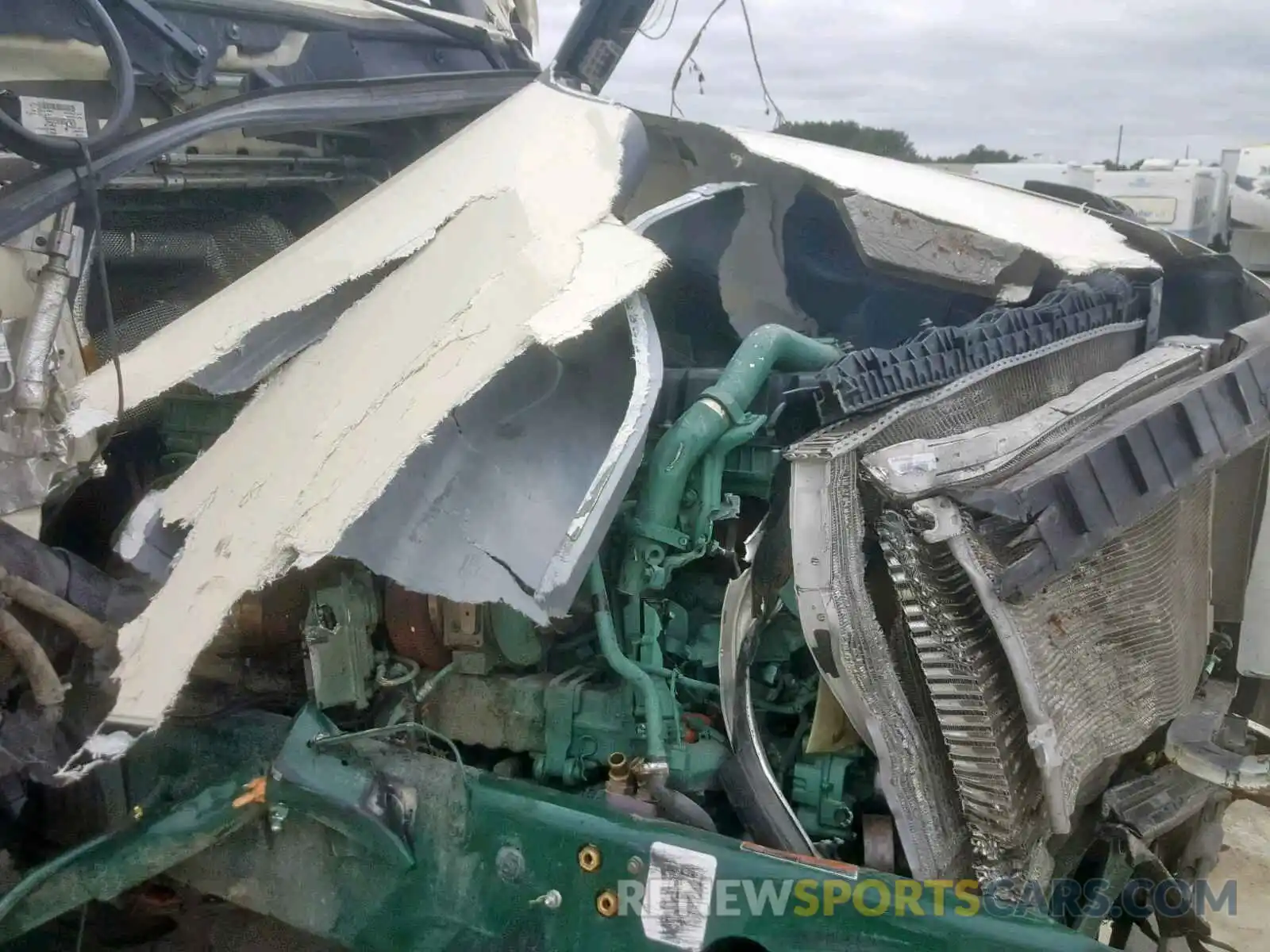 7 Photograph of a damaged car 4V4NC9EG6KN218560 VOLVO VN 2019
