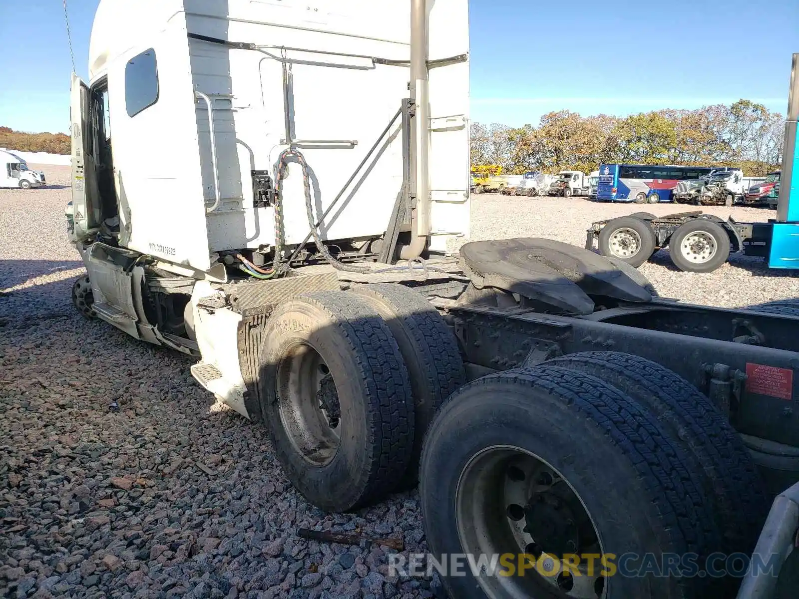 3 Photograph of a damaged car 4V4NC9EH1KN197223 VOLVO VN 2019