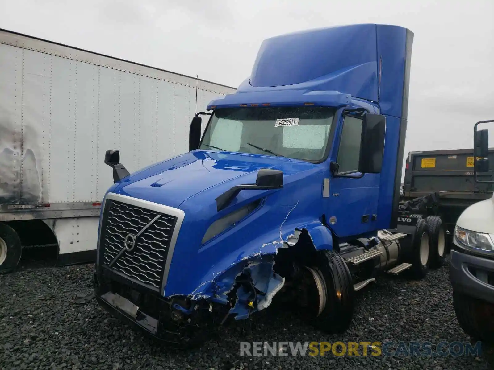 2 Photograph of a damaged car 4V4NC9EH2KN193956 VOLVO VN 2019