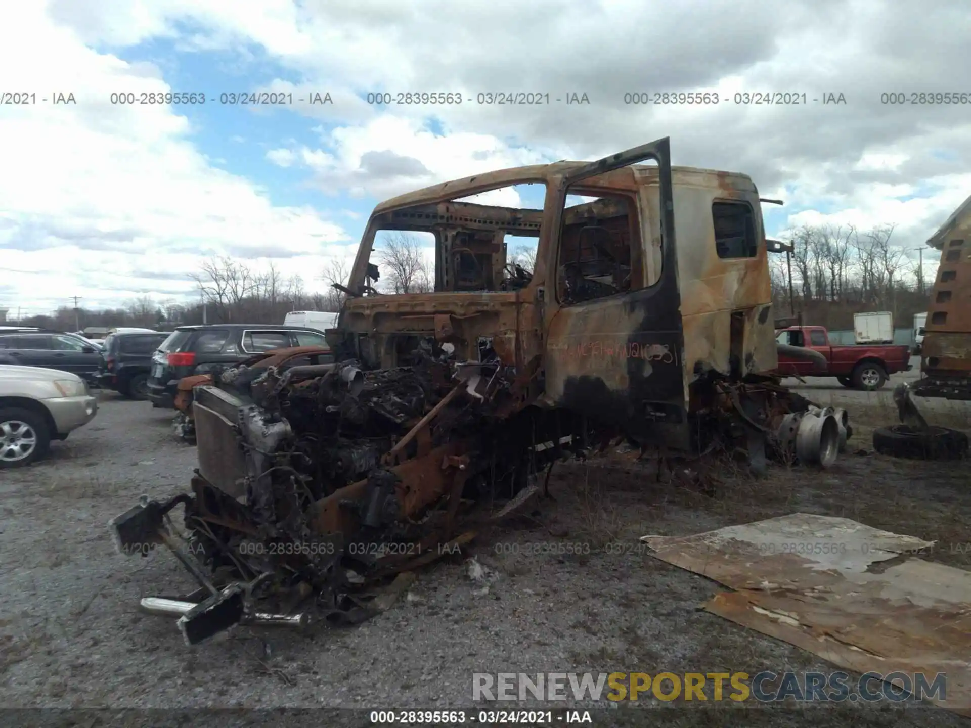 2 Photograph of a damaged car 4V4NC9EH2KN210531 VOLVO VN 2019