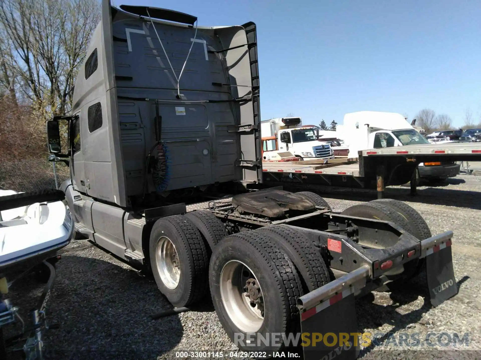 3 Photograph of a damaged car 4V4NC9EH2KN233033 VOLVO VN 2019