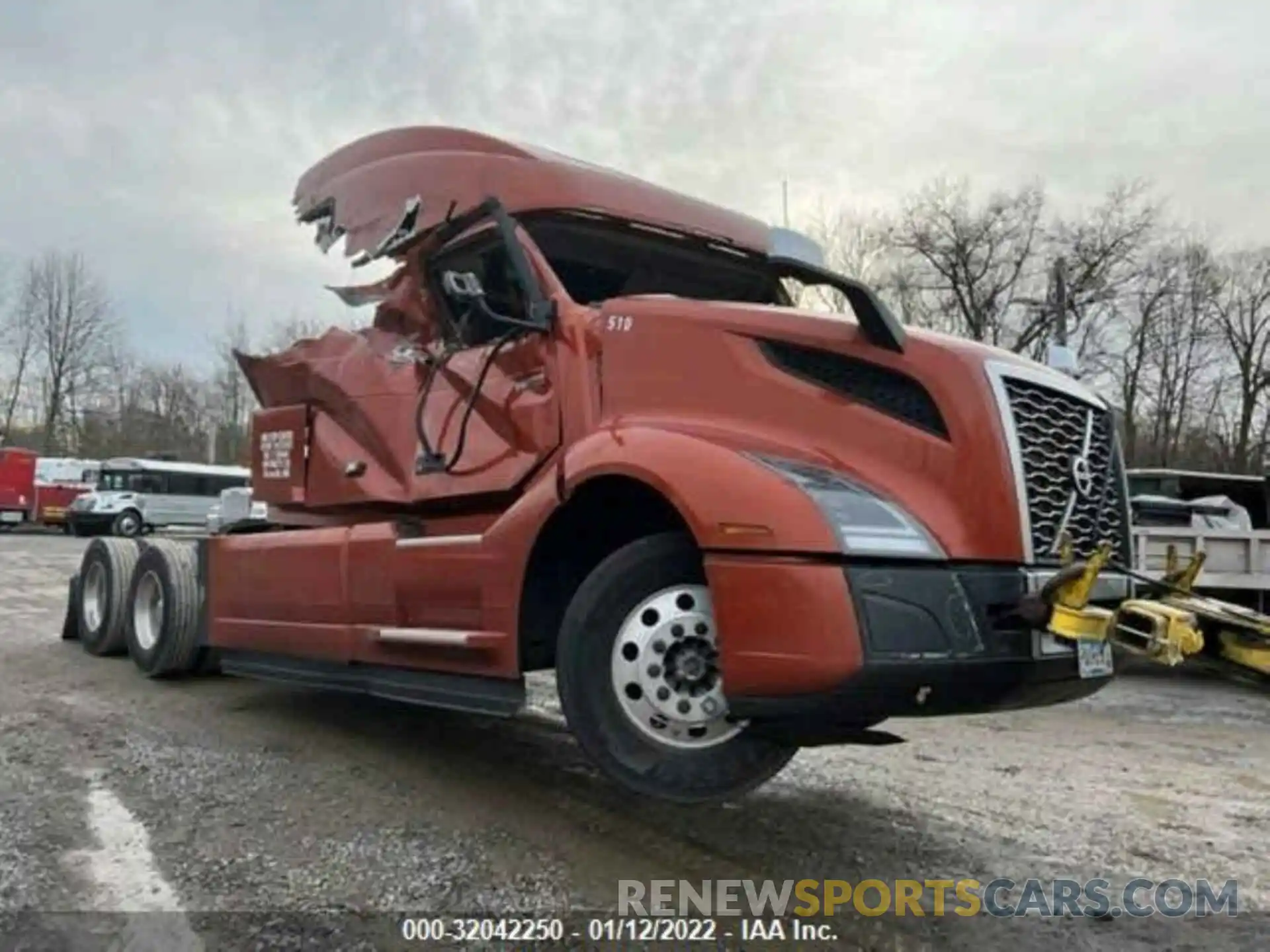 1 Photograph of a damaged car 4V4NC9EH2KN872139 VOLVO VN 2019