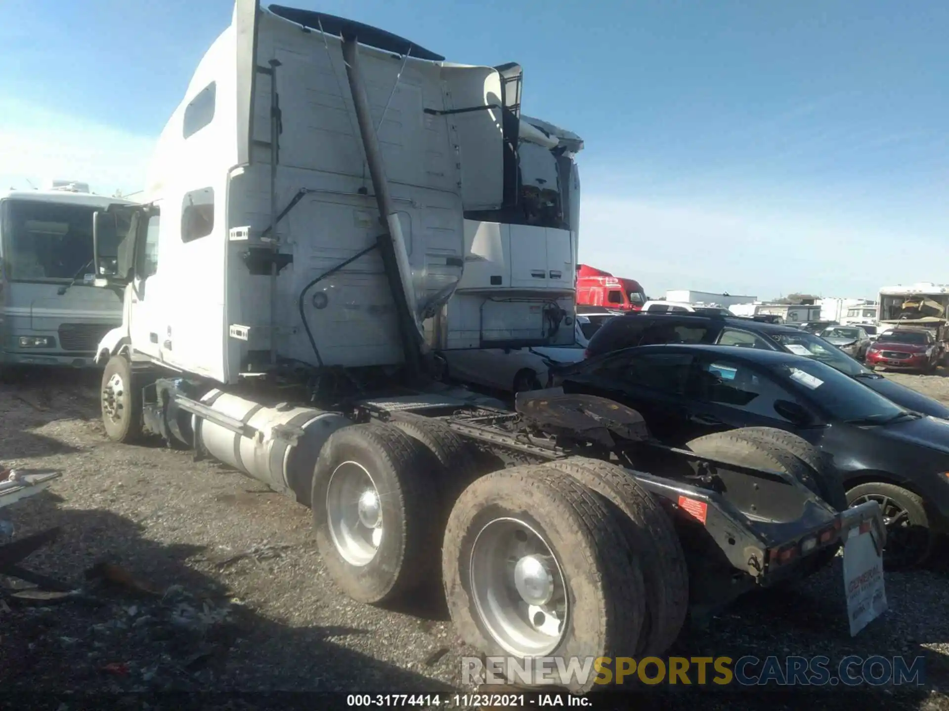 3 Photograph of a damaged car 4V4NC9EH4KN899195 VOLVO VN 2019