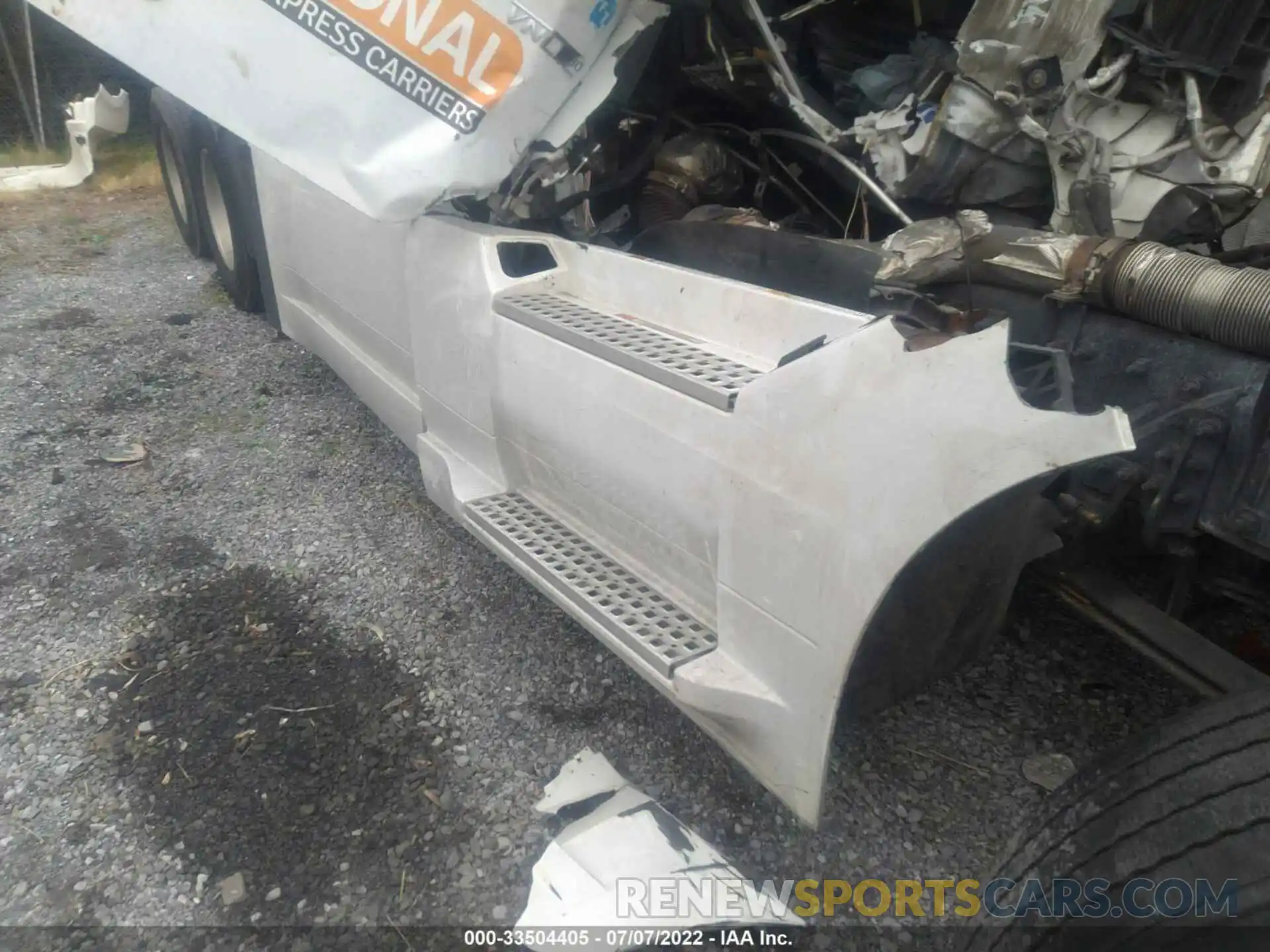 13 Photograph of a damaged car 4V4NC9EH4KN905044 VOLVO VN 2019