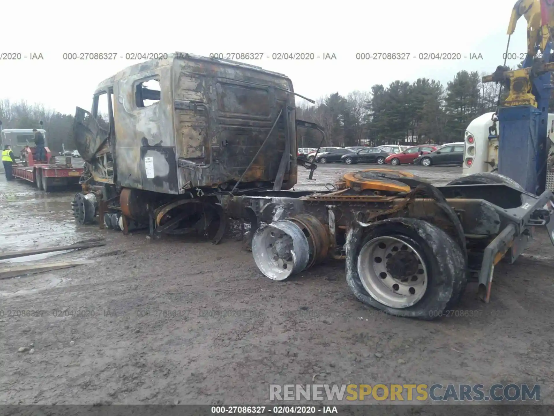 3 Photograph of a damaged car 4V4NC9EH6KN213609 VOLVO VN 2019