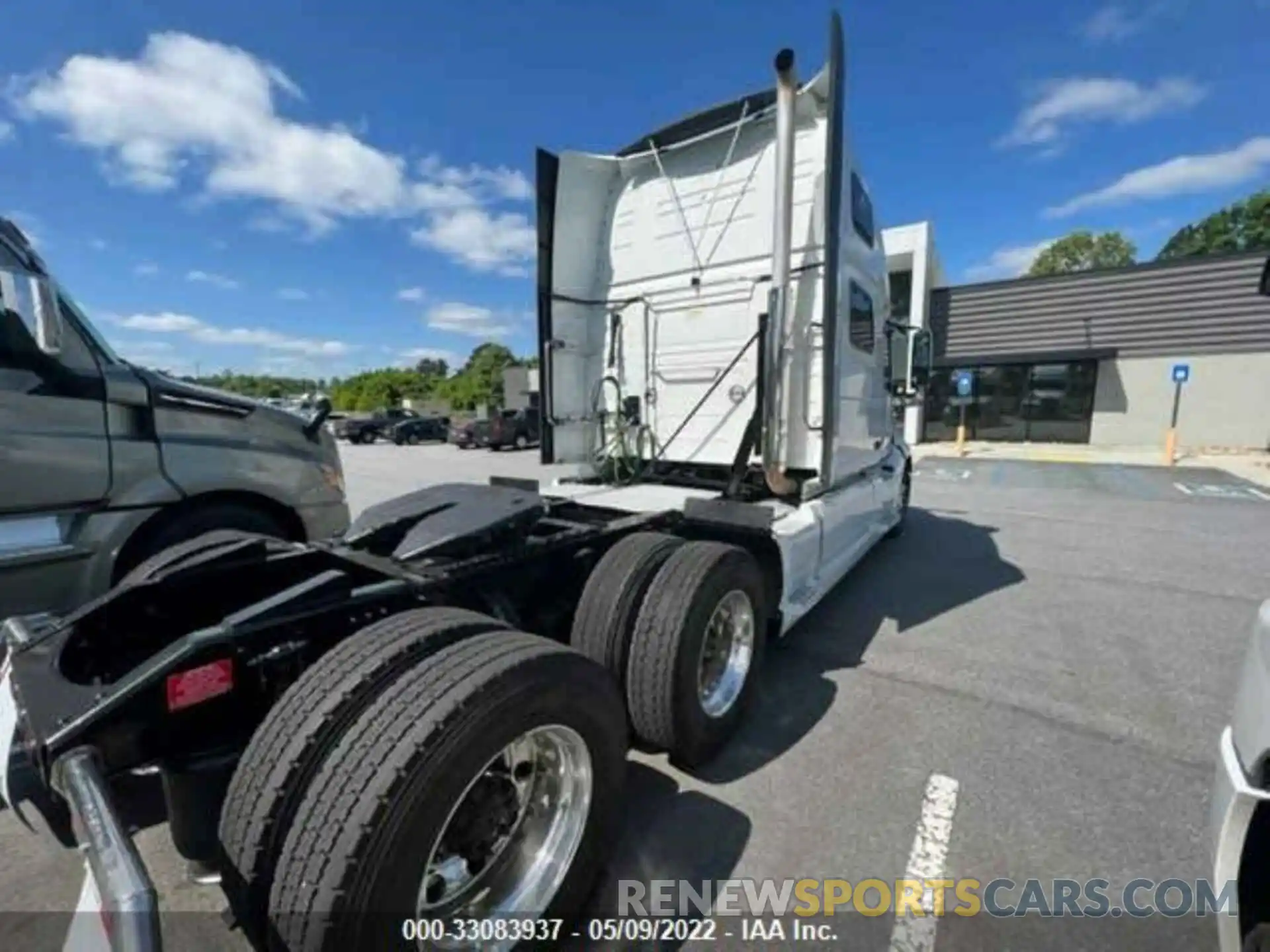 3 Photograph of a damaged car 4V4NC9EH7KN196089 VOLVO VN 2019