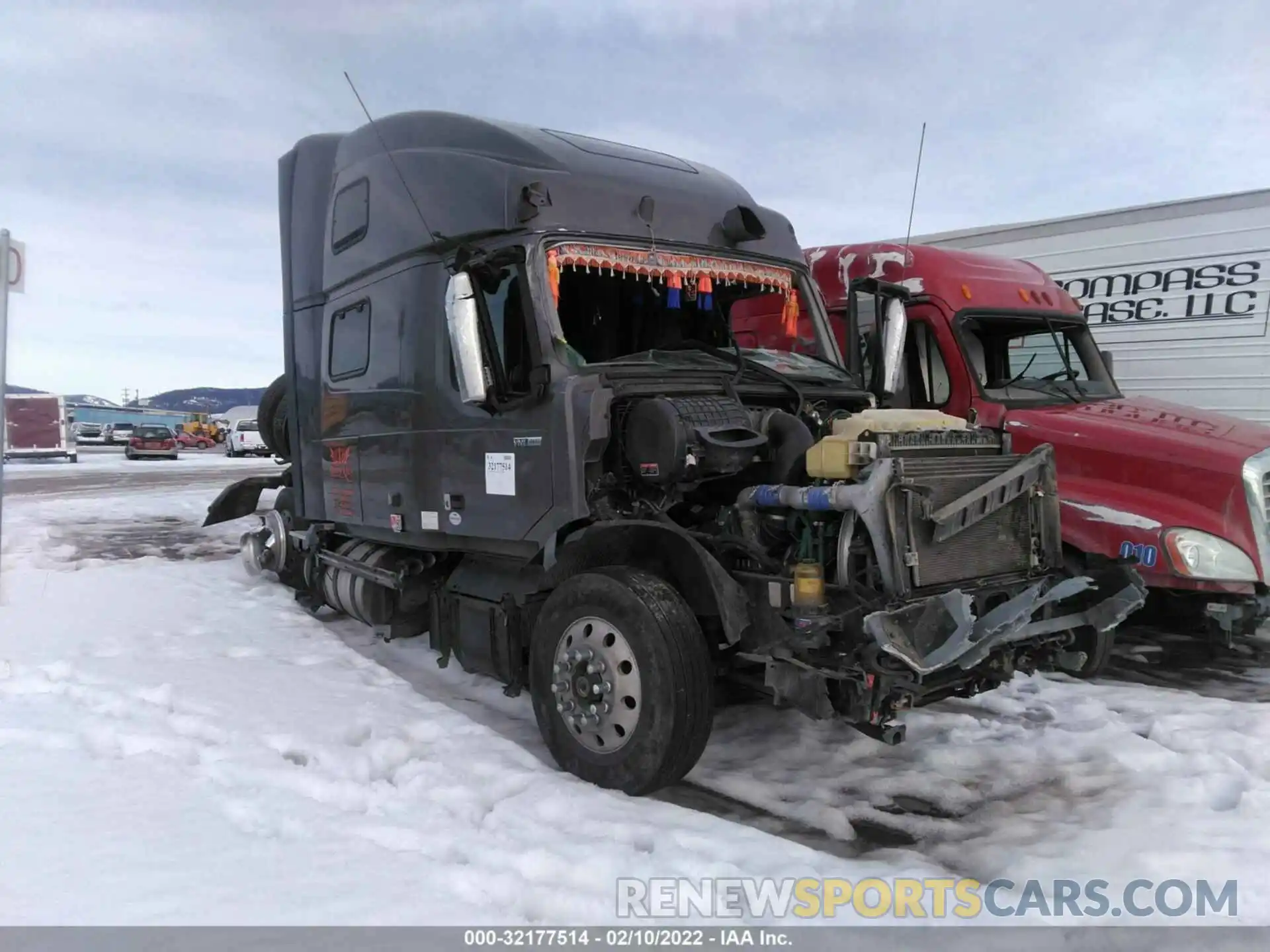 1 Photograph of a damaged car 4V4NC9EH8KN898146 VOLVO VN 2019