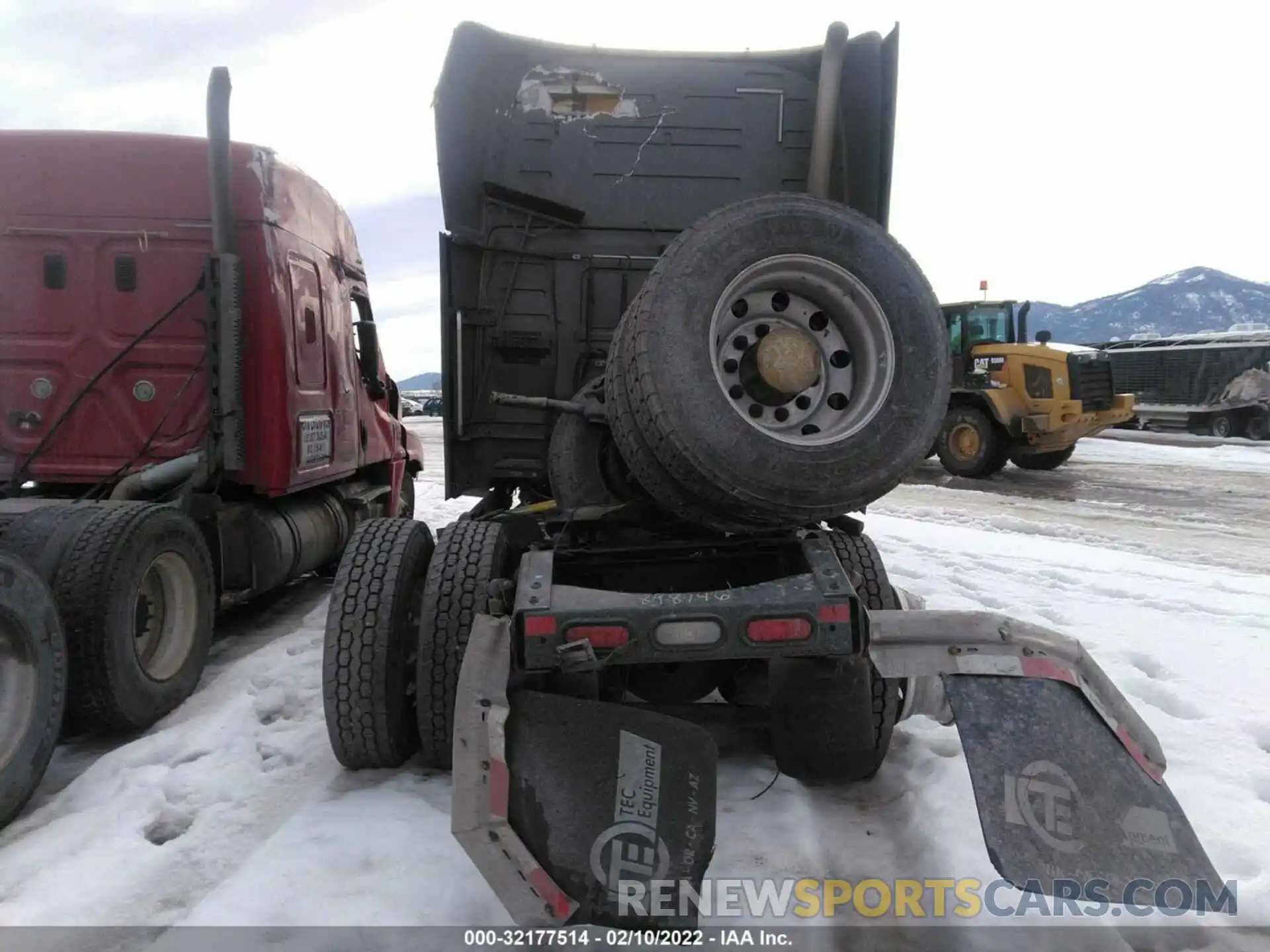 8 Фотография поврежденного автомобиля 4V4NC9EH8KN898146 VOLVO VN 2019