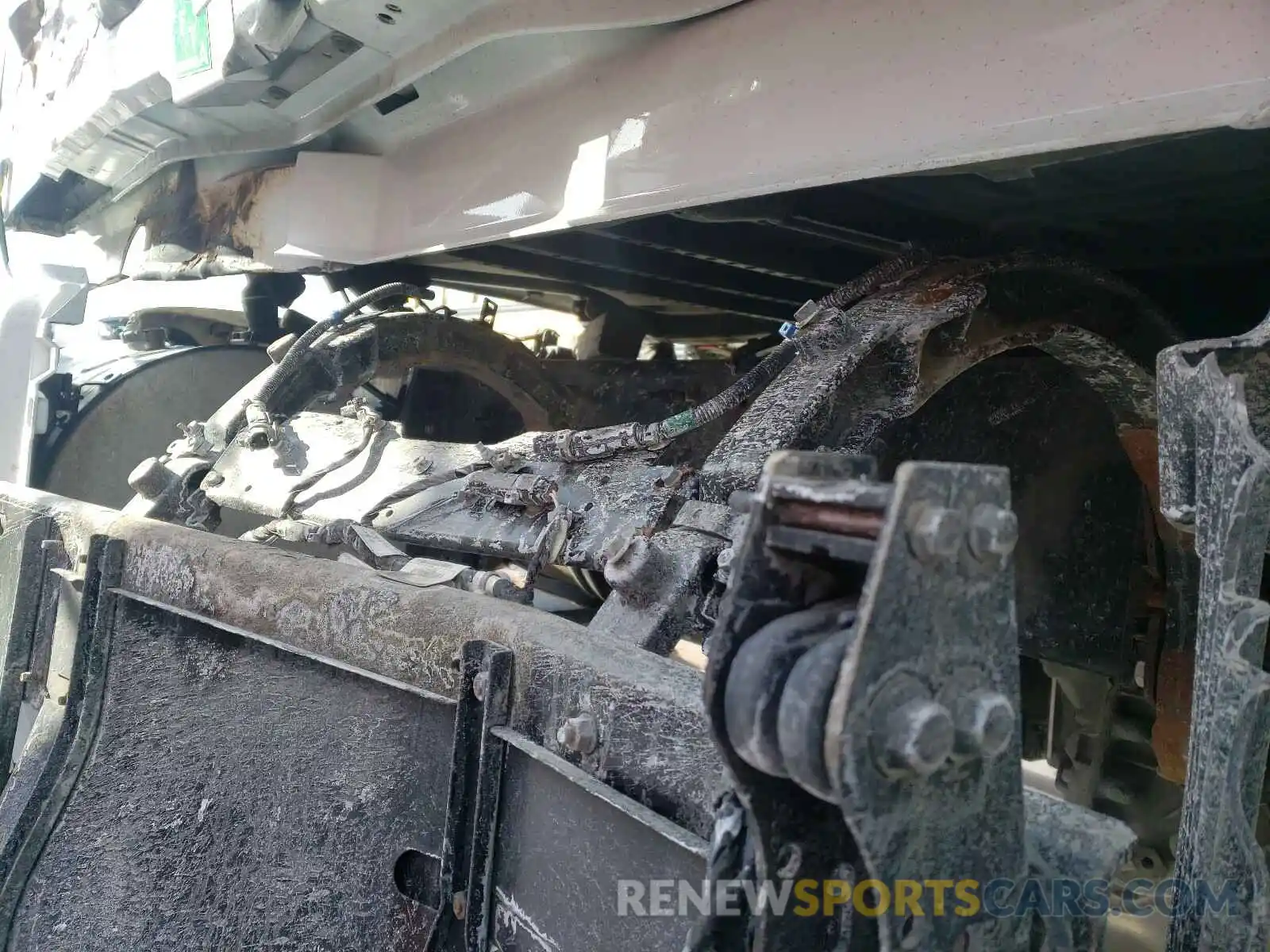 9 Photograph of a damaged car 4V4NC9EJ7KN901122 VOLVO VN 2019