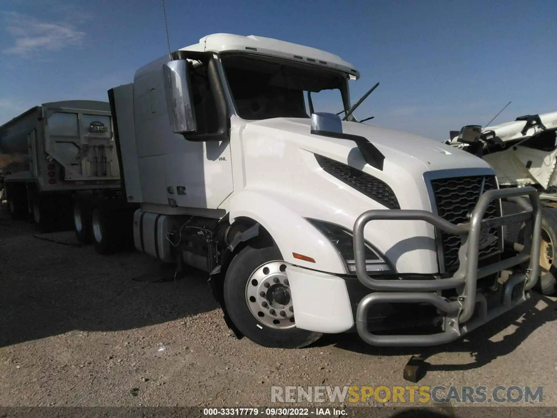 1 Photograph of a damaged car 4V4NC9EH0LN234537 VOLVO VN 2020