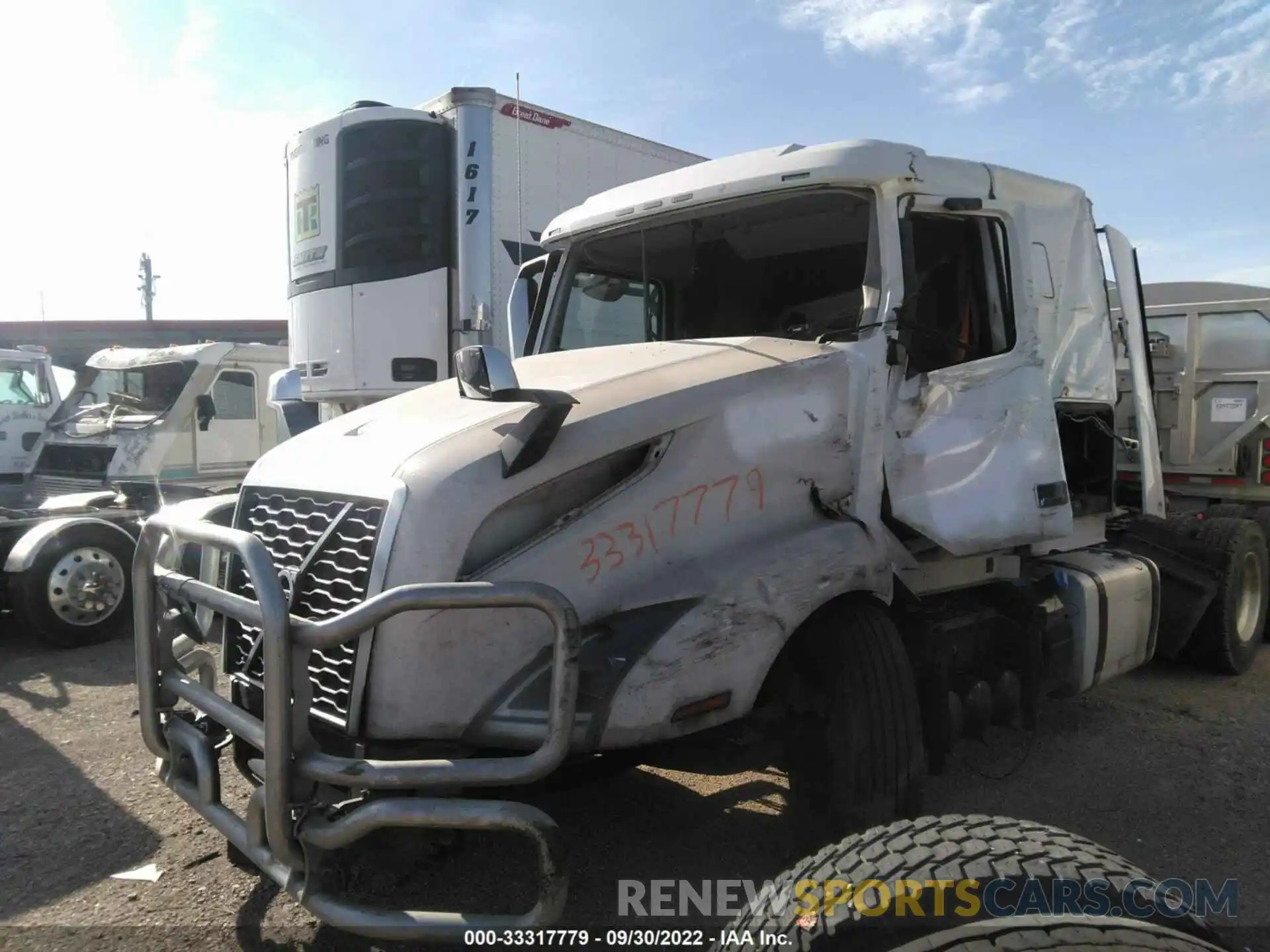 2 Photograph of a damaged car 4V4NC9EH0LN234537 VOLVO VN 2020