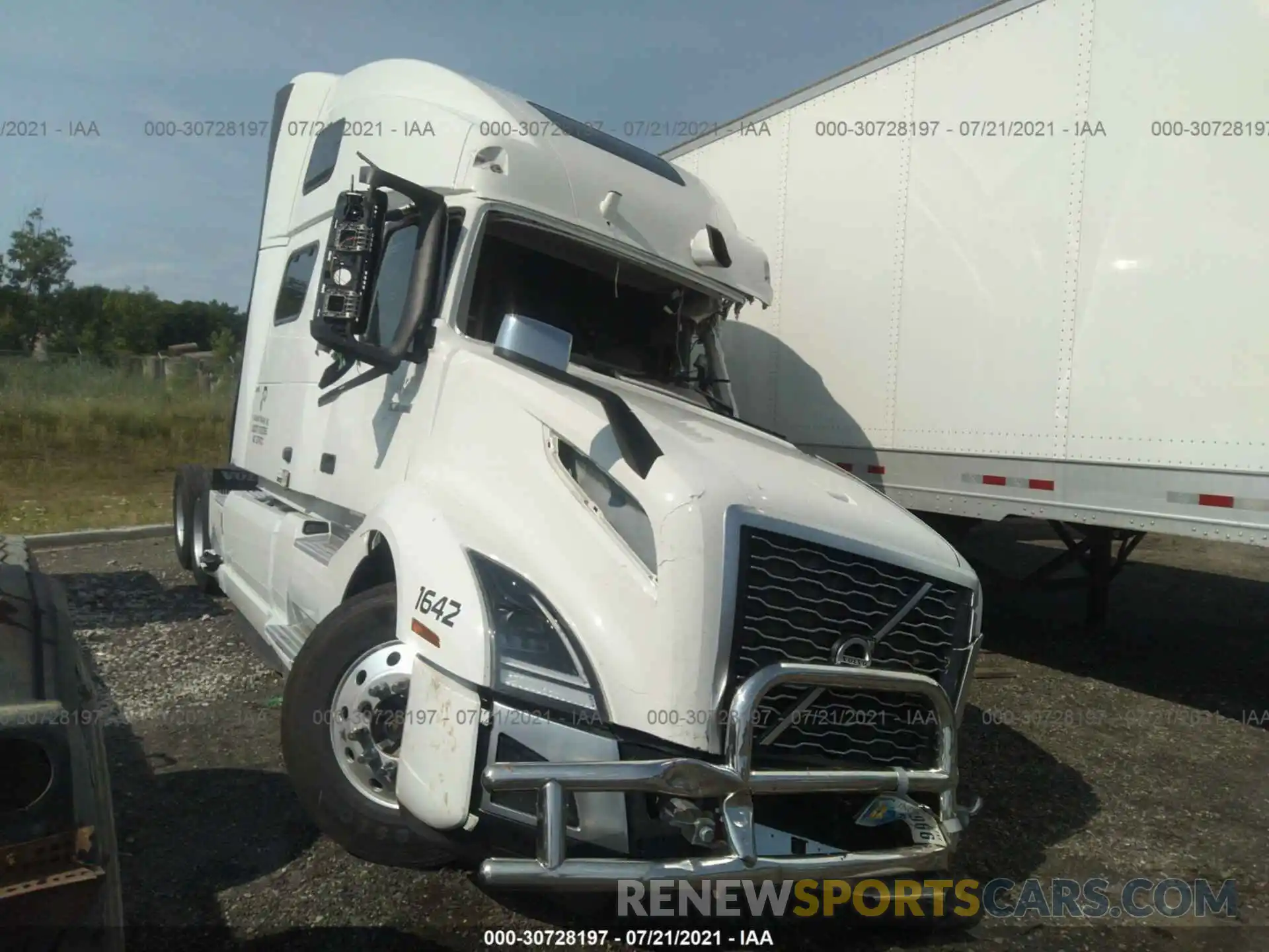 1 Photograph of a damaged car 4V4NC9EH1LN228200 VOLVO VN 2020