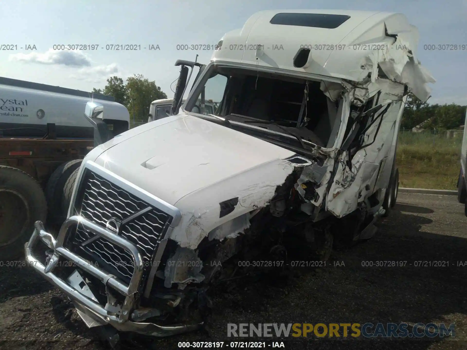 2 Photograph of a damaged car 4V4NC9EH1LN228200 VOLVO VN 2020