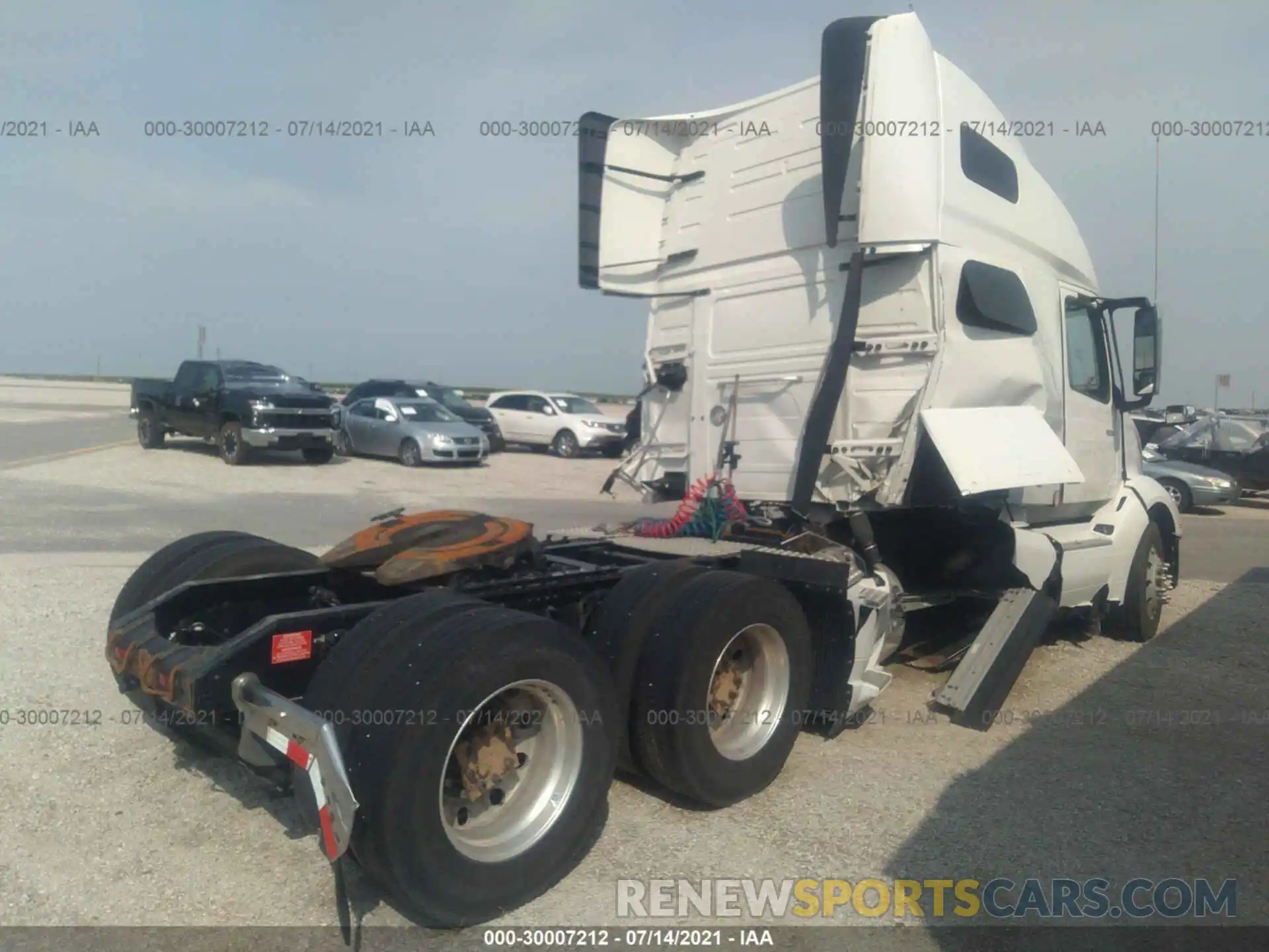 4 Photograph of a damaged car 4V4NC9EH2LN217187 VOLVO VN 2020