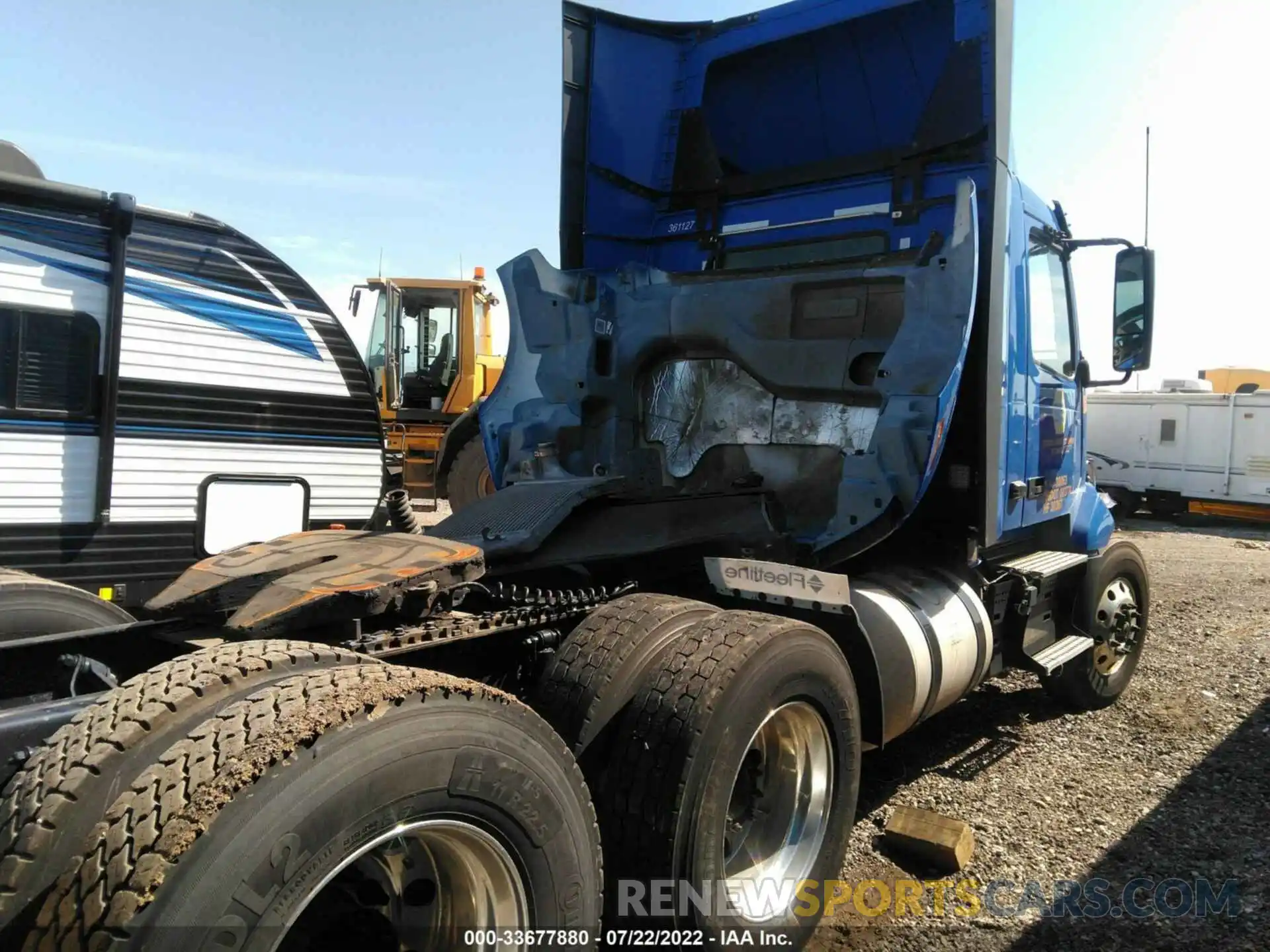 4 Photograph of a damaged car 4V4NC9EH2LN265918 VOLVO VN 2020