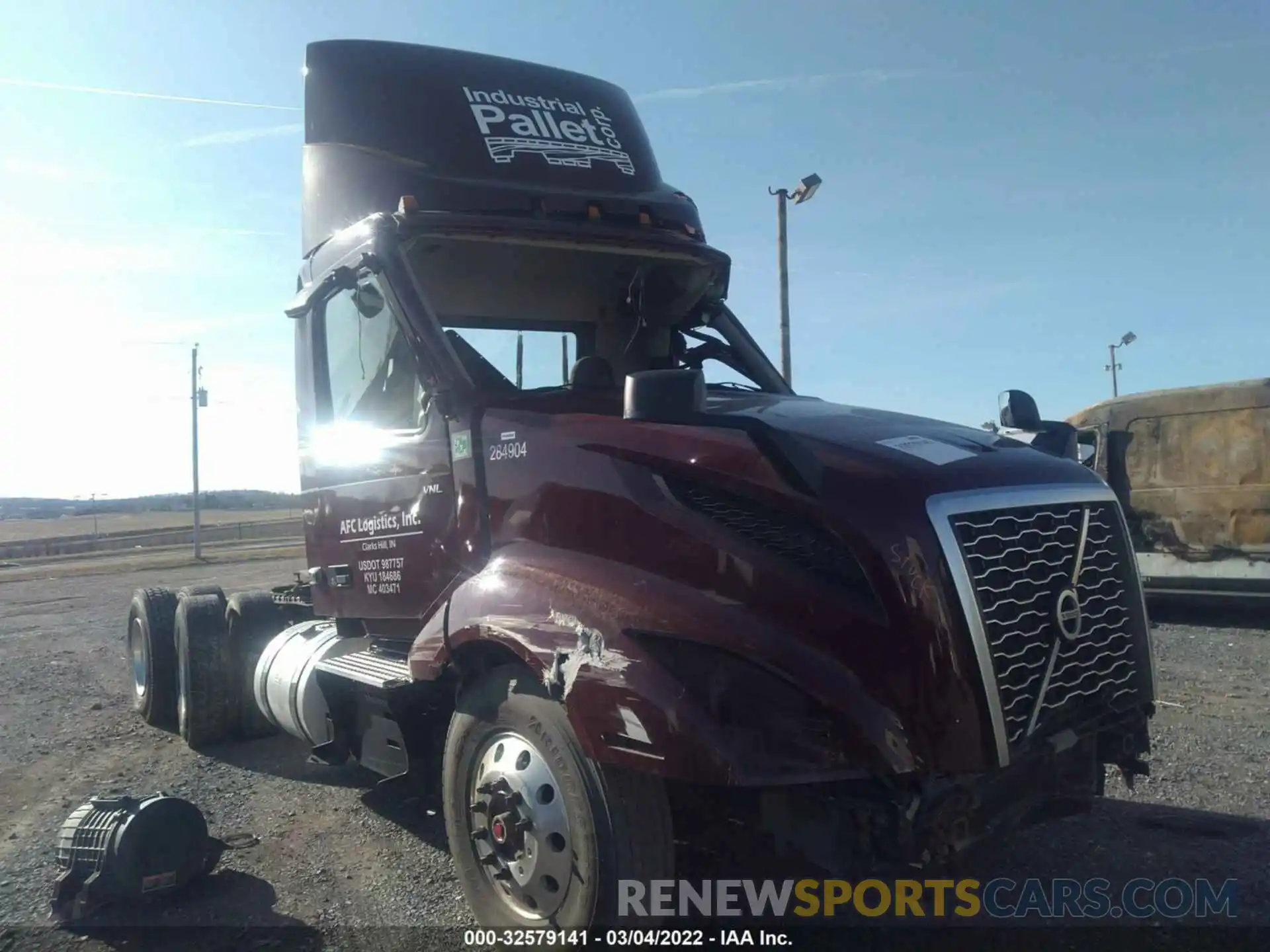 1 Photograph of a damaged car 4V4NC9EH4LN252104 VOLVO VN 2020