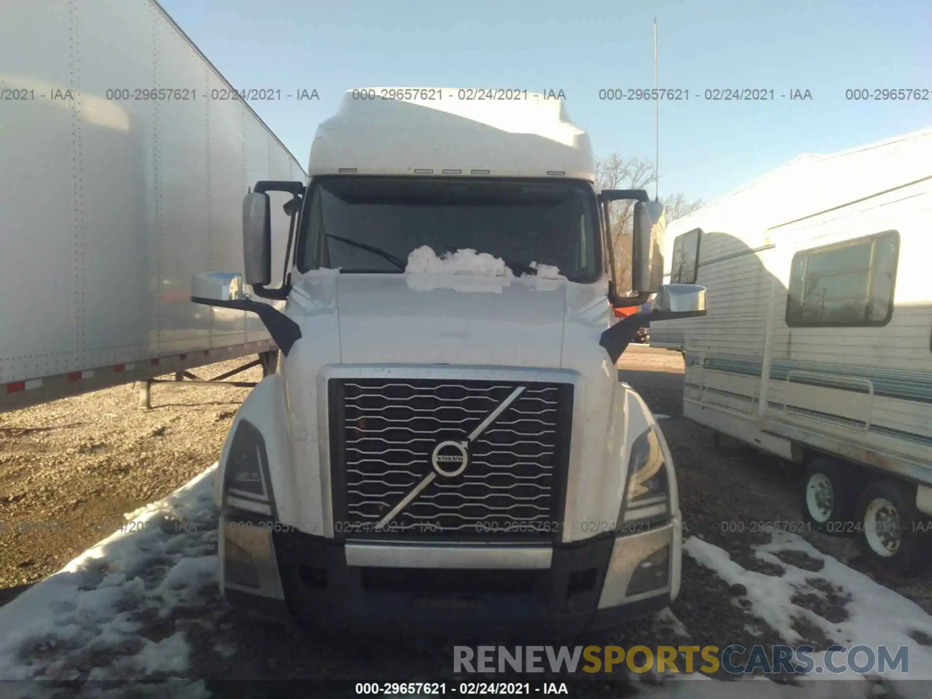 6 Фотография поврежденного автомобиля 4V4NC9EJ1LN221038 VOLVO VN 2020