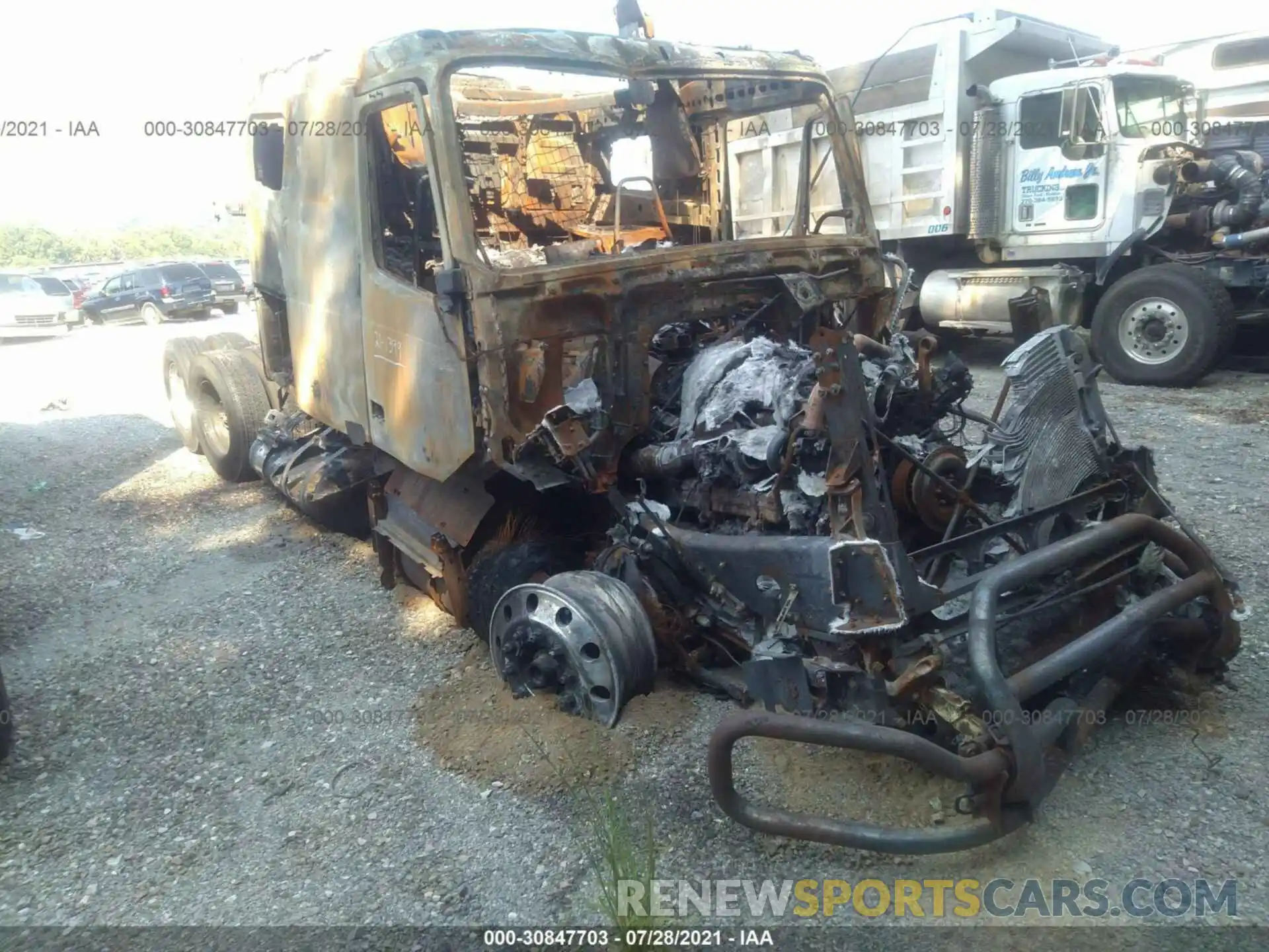 1 Photograph of a damaged car 4V4NC9EJ5LN209586 VOLVO VN 2020