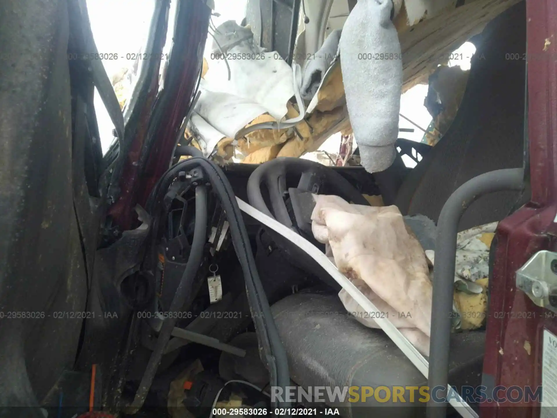 5 Photograph of a damaged car 4V4NC9EJ8LN242288 VOLVO VN 2020