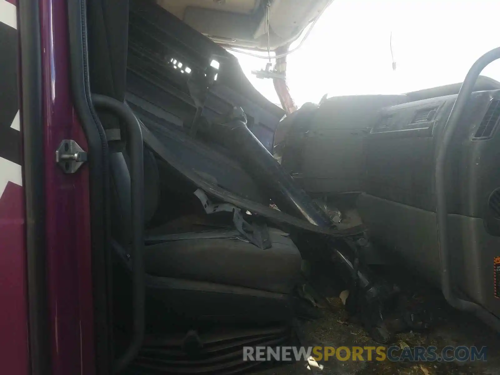 5 Фотография поврежденного автомобиля 4V4NC9THXLN250943 VOLVO VN 2020