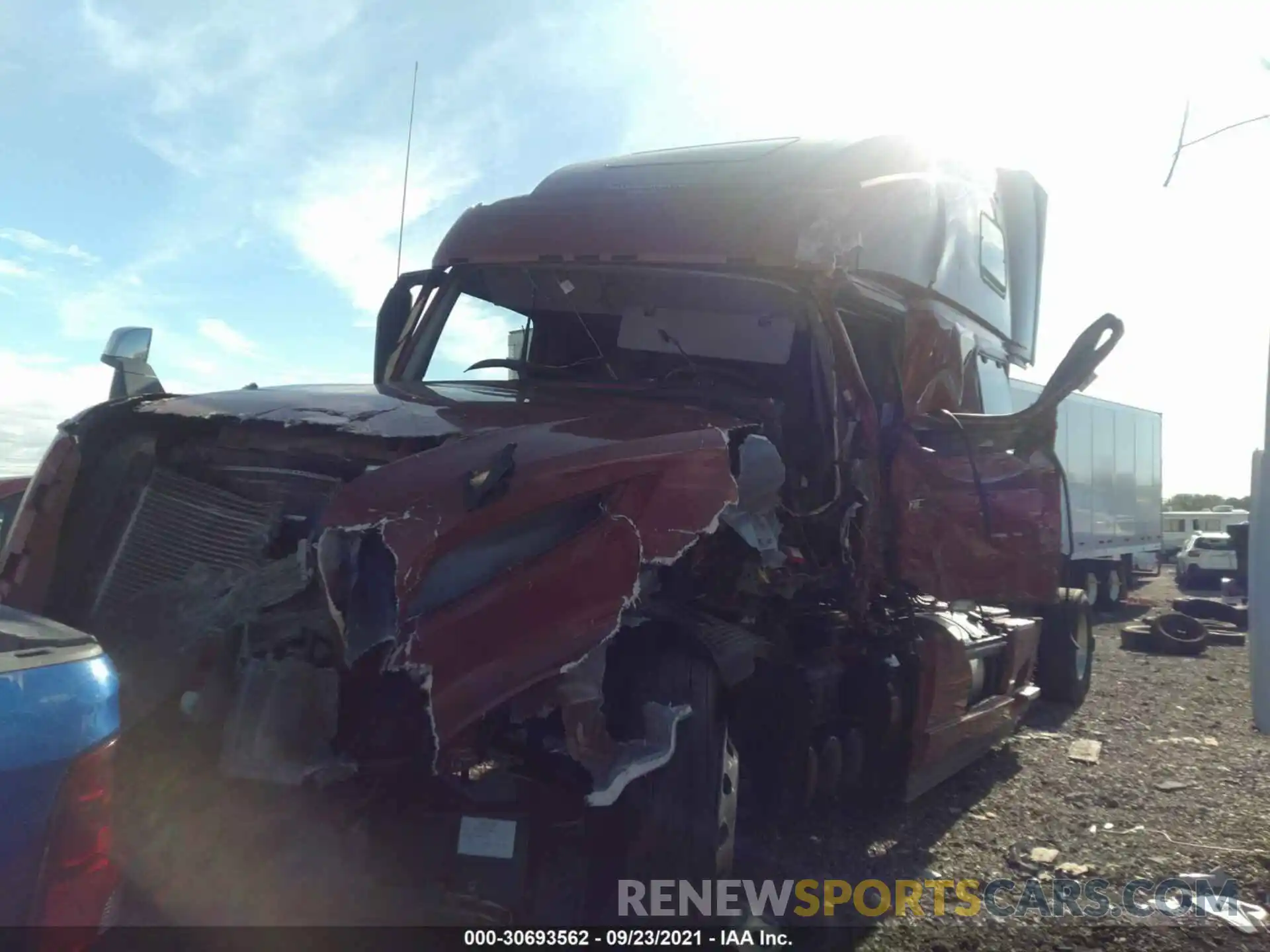 2 Photograph of a damaged car 4V4NC9EG2MN223239 VOLVO VN 2021