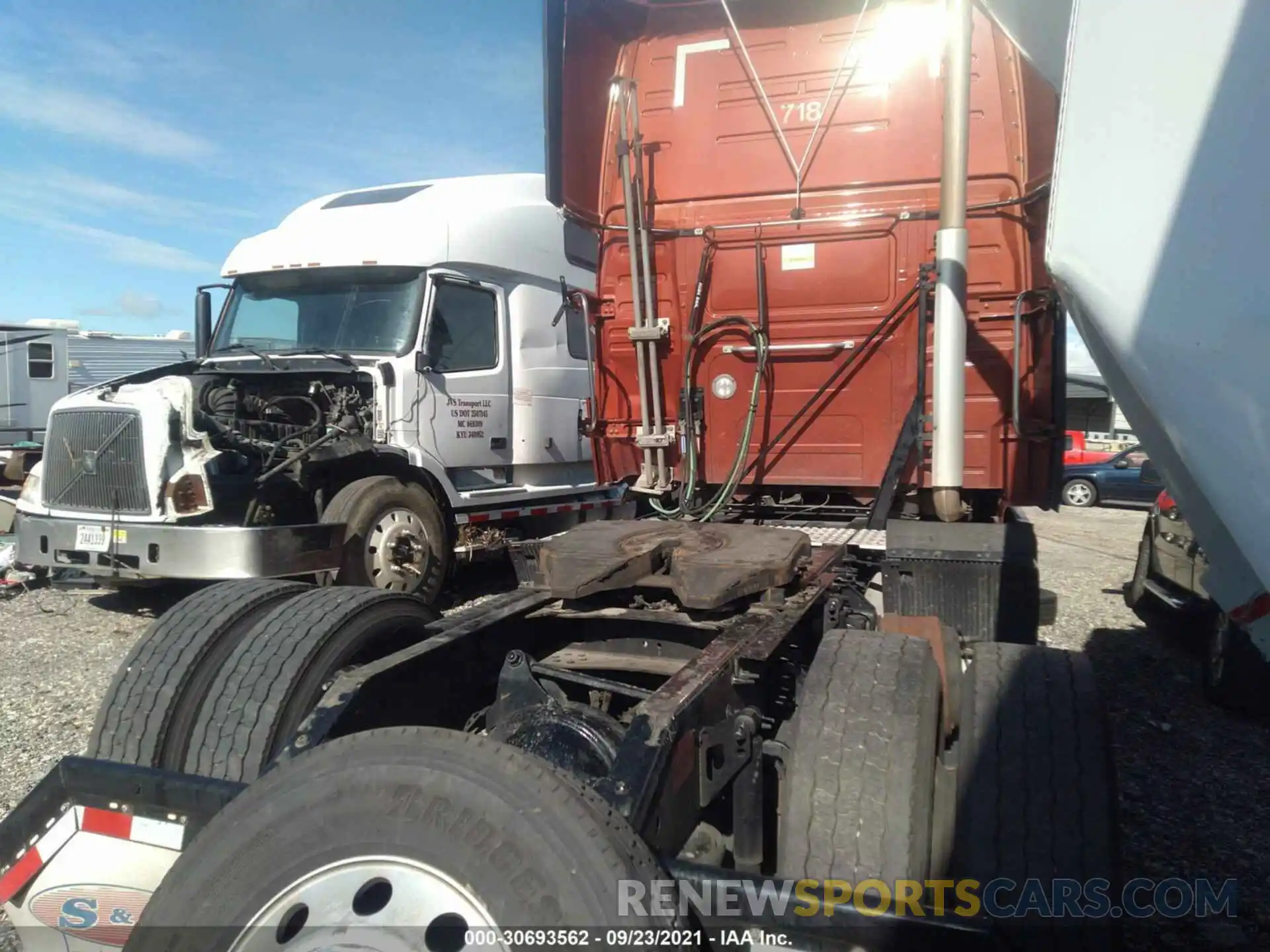 4 Фотография поврежденного автомобиля 4V4NC9EG2MN223239 VOLVO VN 2021